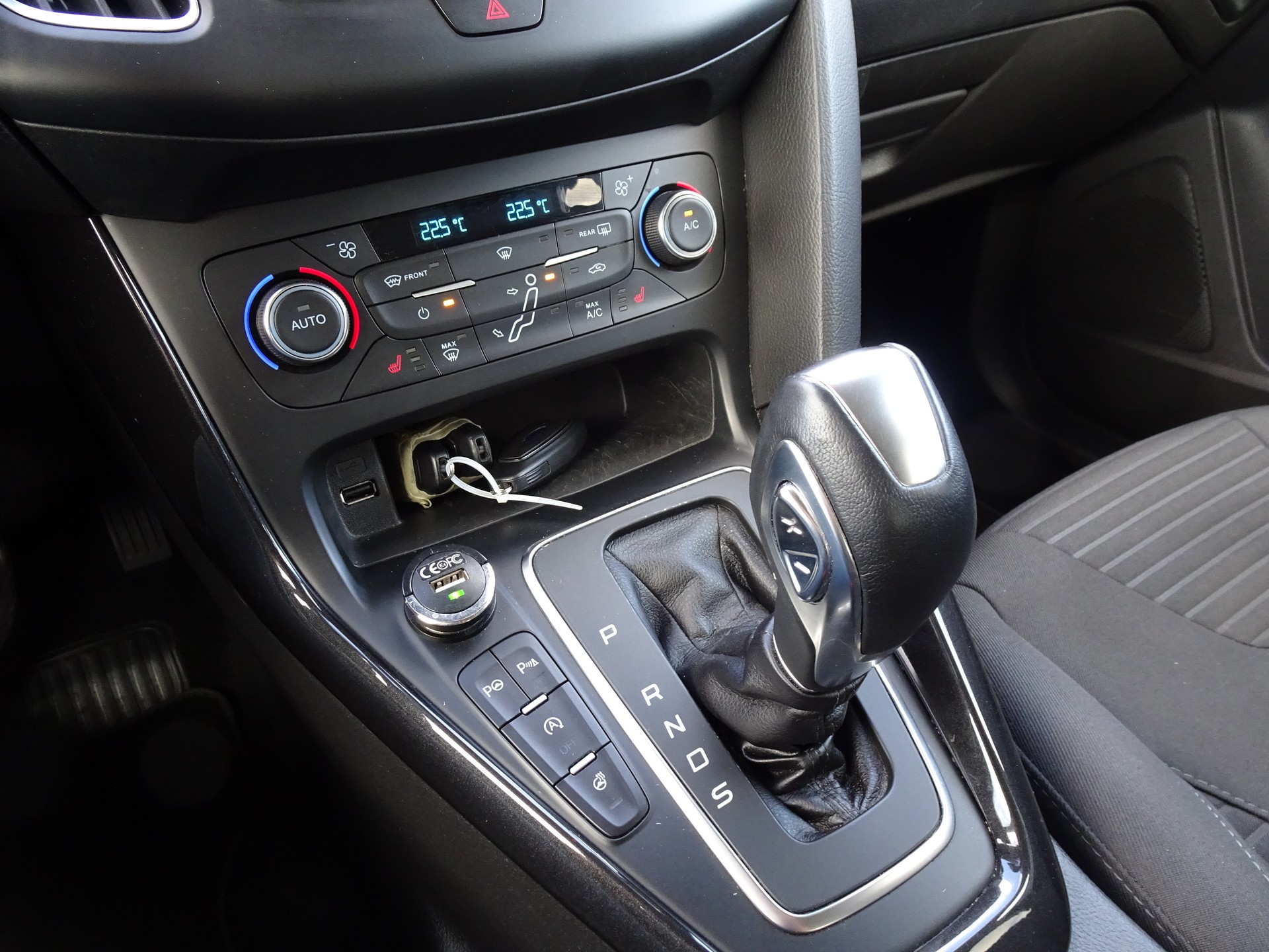 FORD Focus 2.0 TDCi Titanium Powershift-image-11