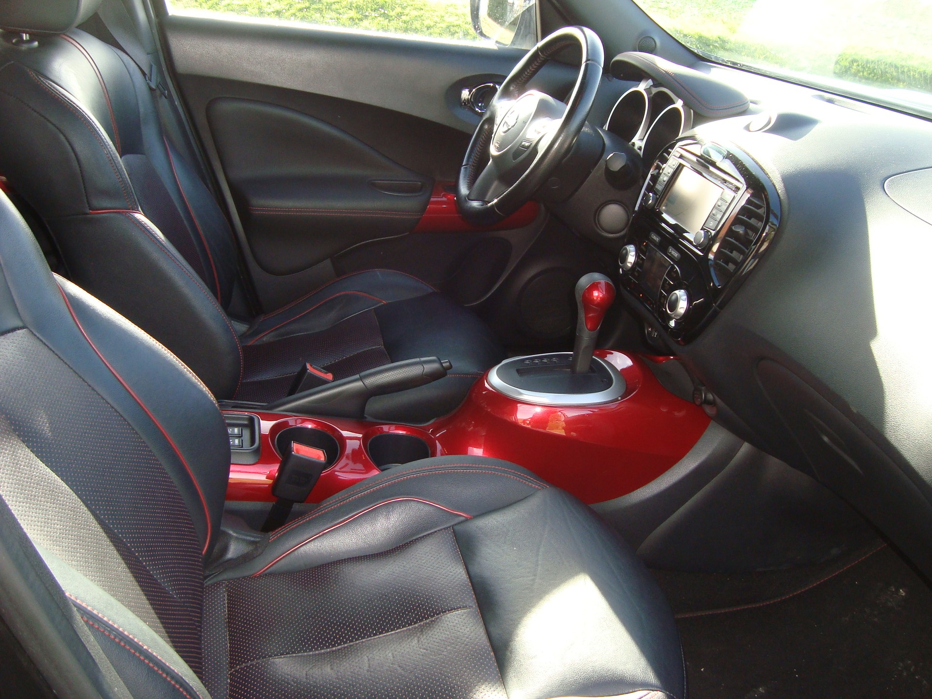 NISSAN Juke 1.6 Swiss Edition Xtronic CVT-image-6