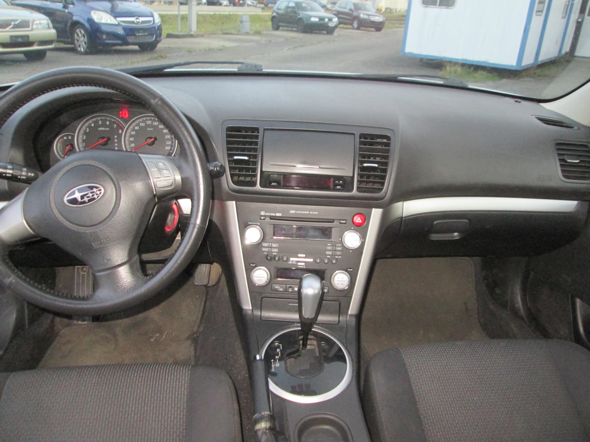 SUBARU Legacy 2.0R AWD Swiss-image-6