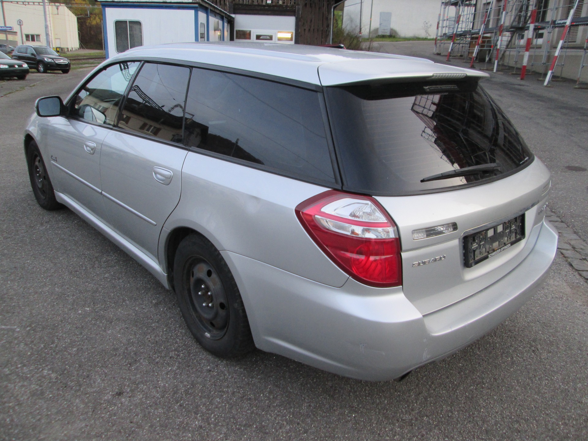 SUBARU Legacy 2.0R AWD Swiss-image-5