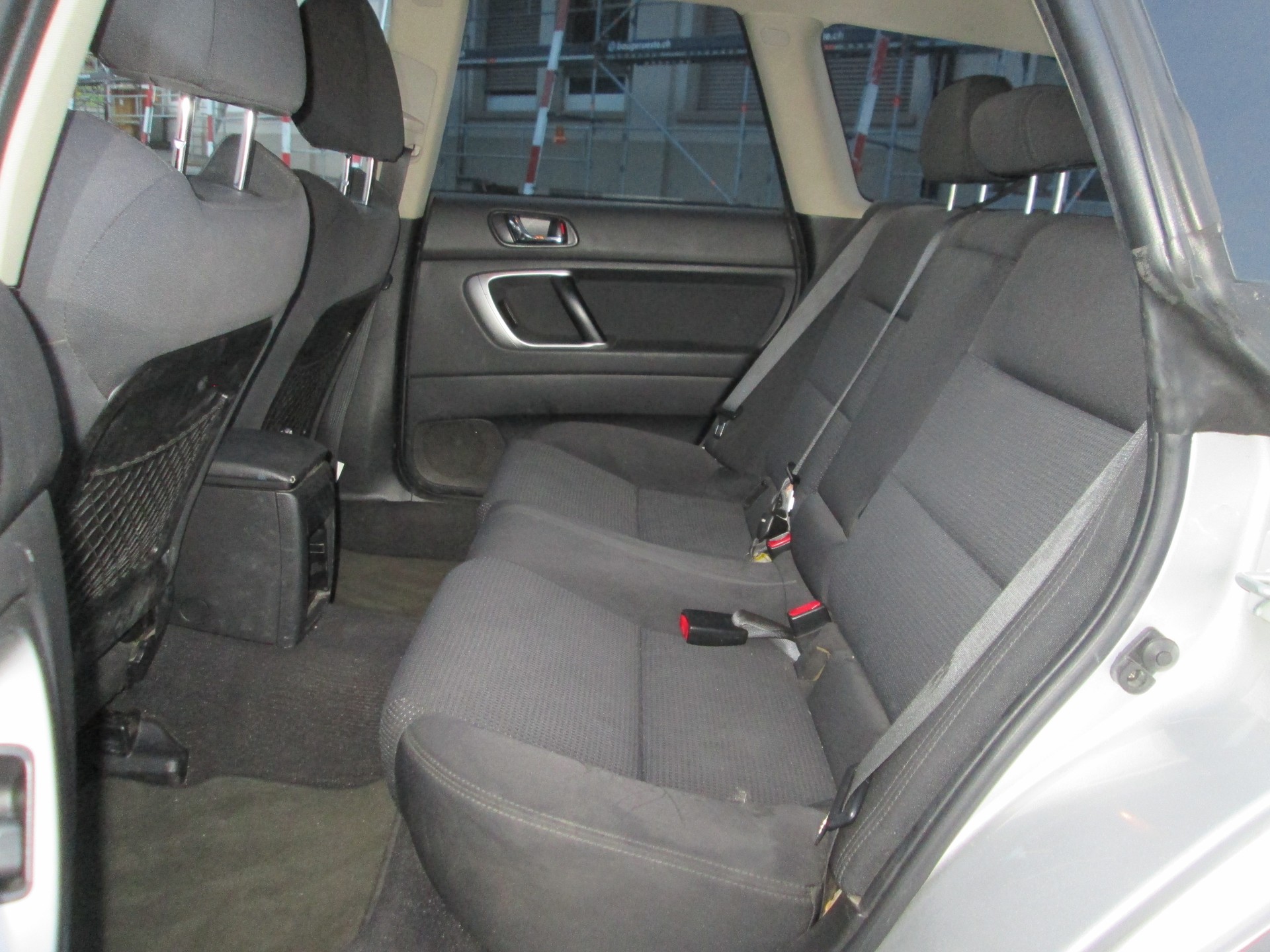 SUBARU Legacy 2.0R AWD Swiss-image-8