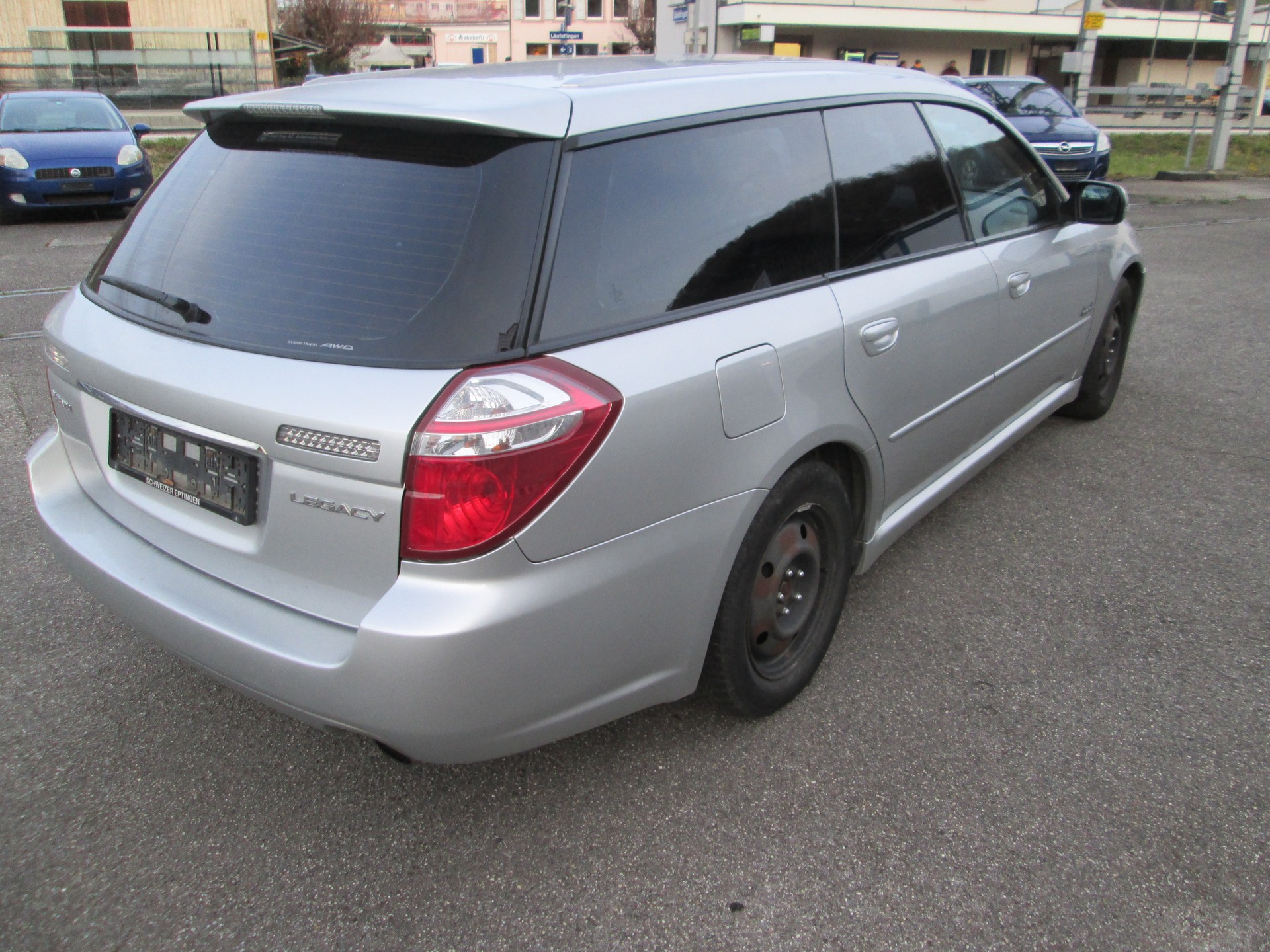SUBARU Legacy 2.0R AWD Swiss-image-3