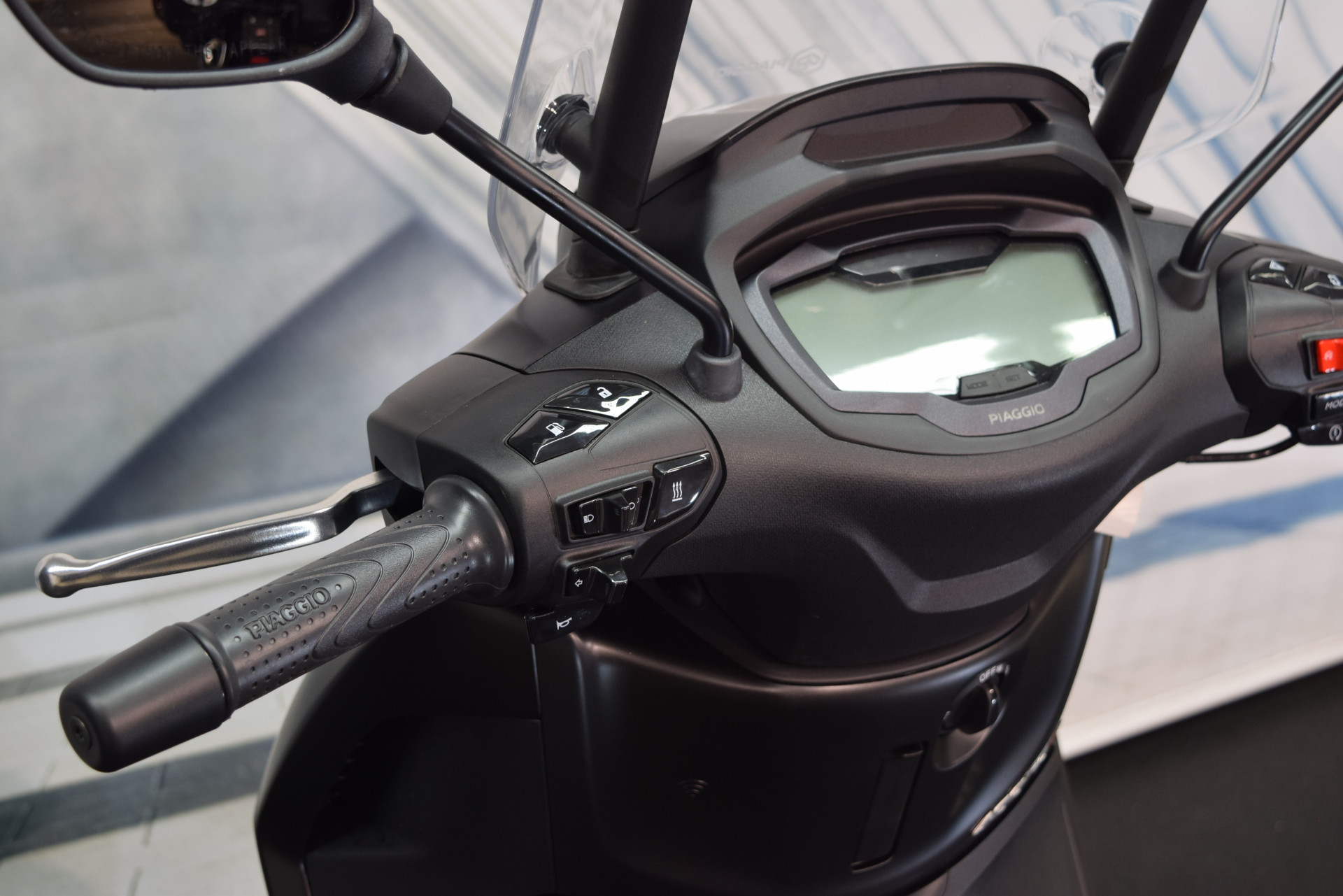 PIAGGIO Beverly 400 Sport sofort verfügbar!-image-6
