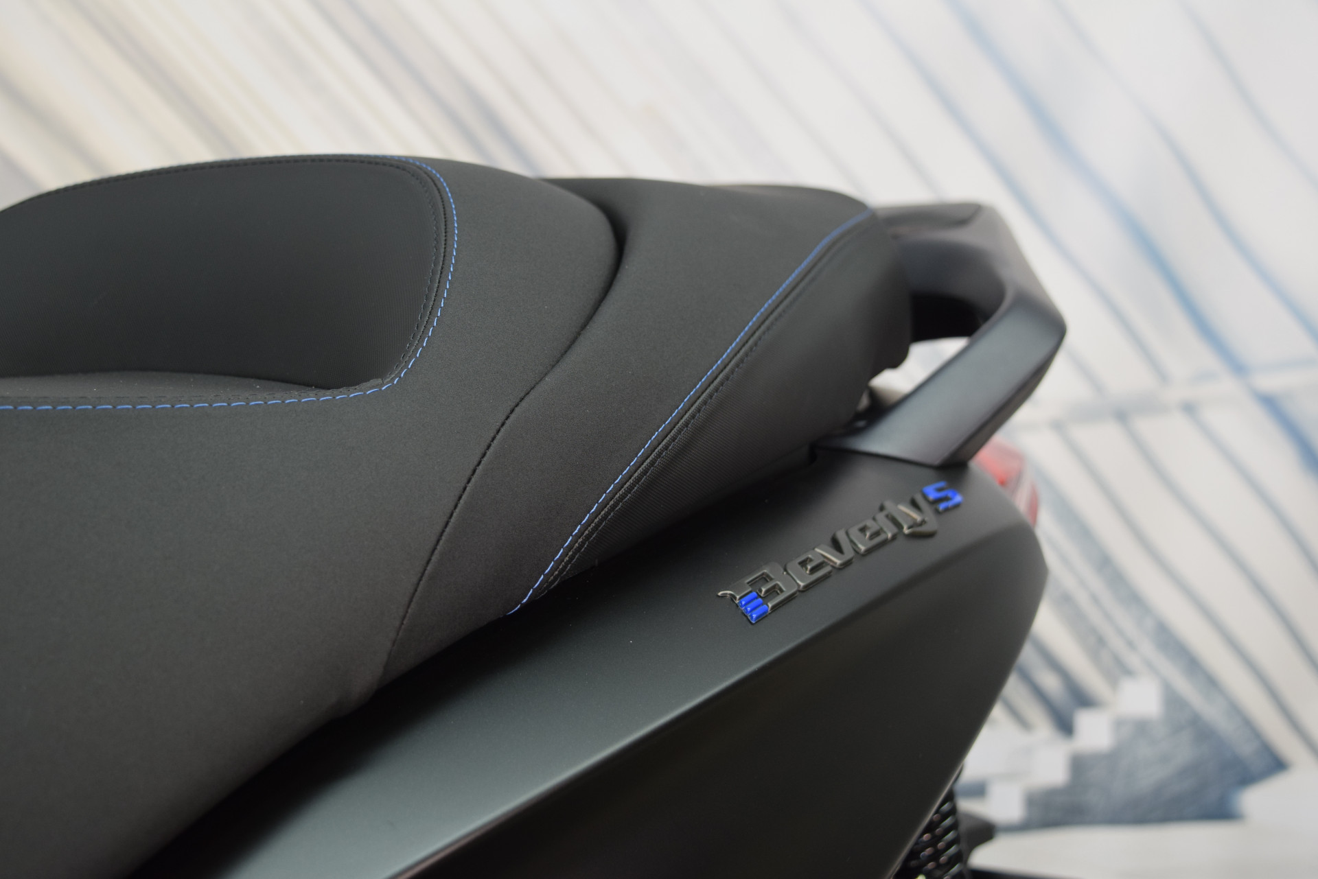 PIAGGIO Beverly 400 Sport sofort verfügbar!-image-9