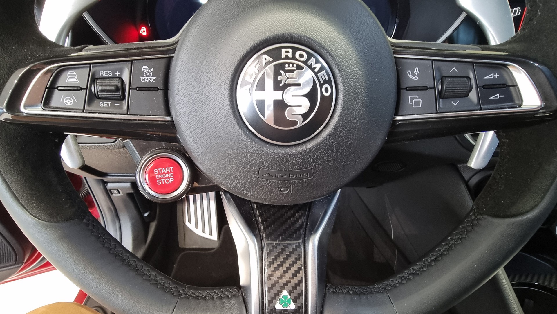 ALFA ROMEO Giulia 2.9 V6 Biturbo Quadrifoglio-image-18