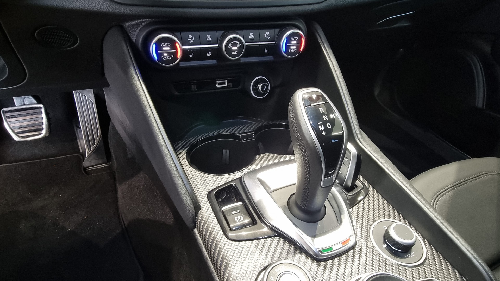 ALFA ROMEO Giulia 2.9 V6 Biturbo Quadrifoglio-image-19