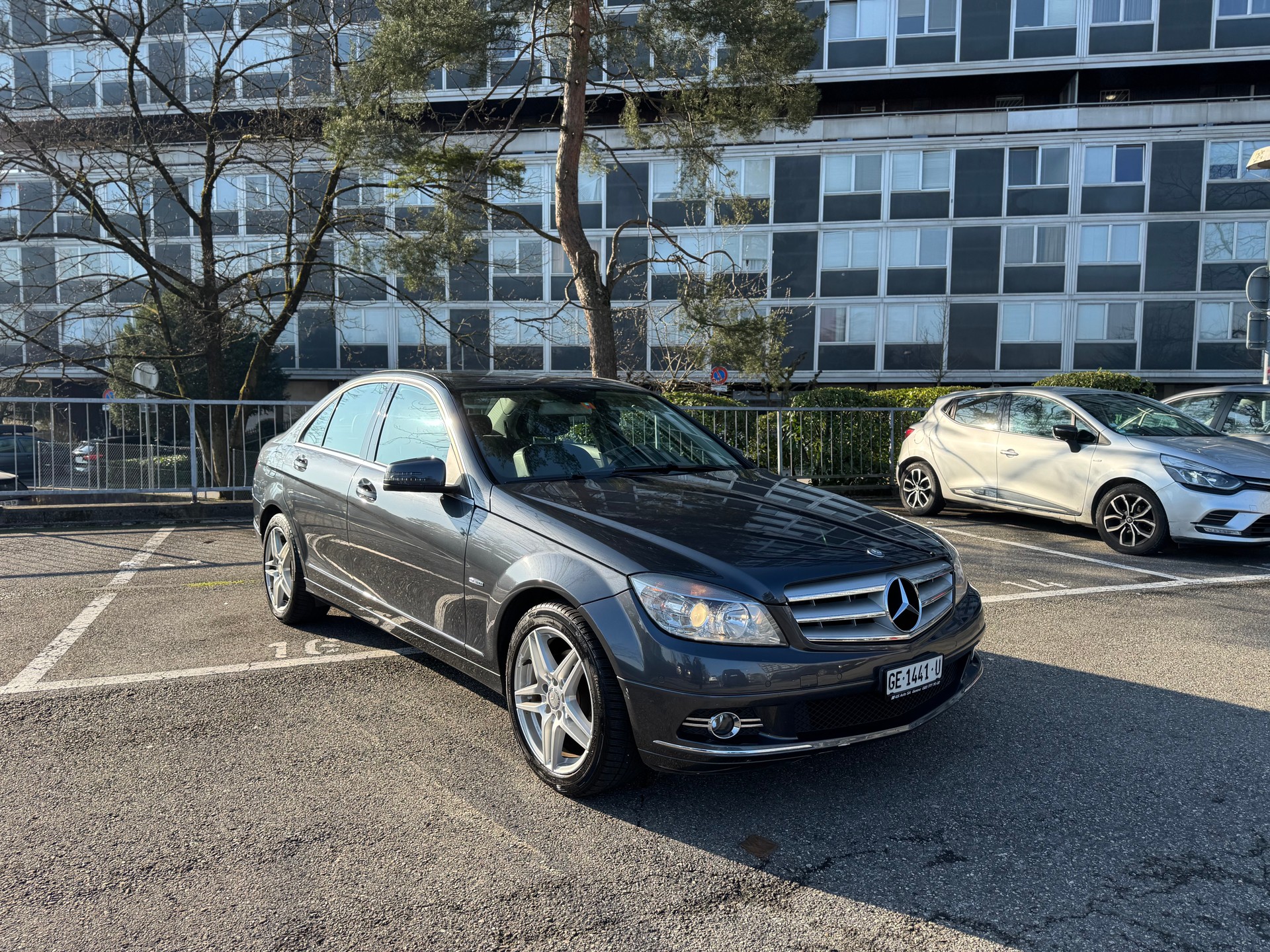 MERCEDES-BENZ C 220 CDI BlueEfficiency Automatic-image-3
