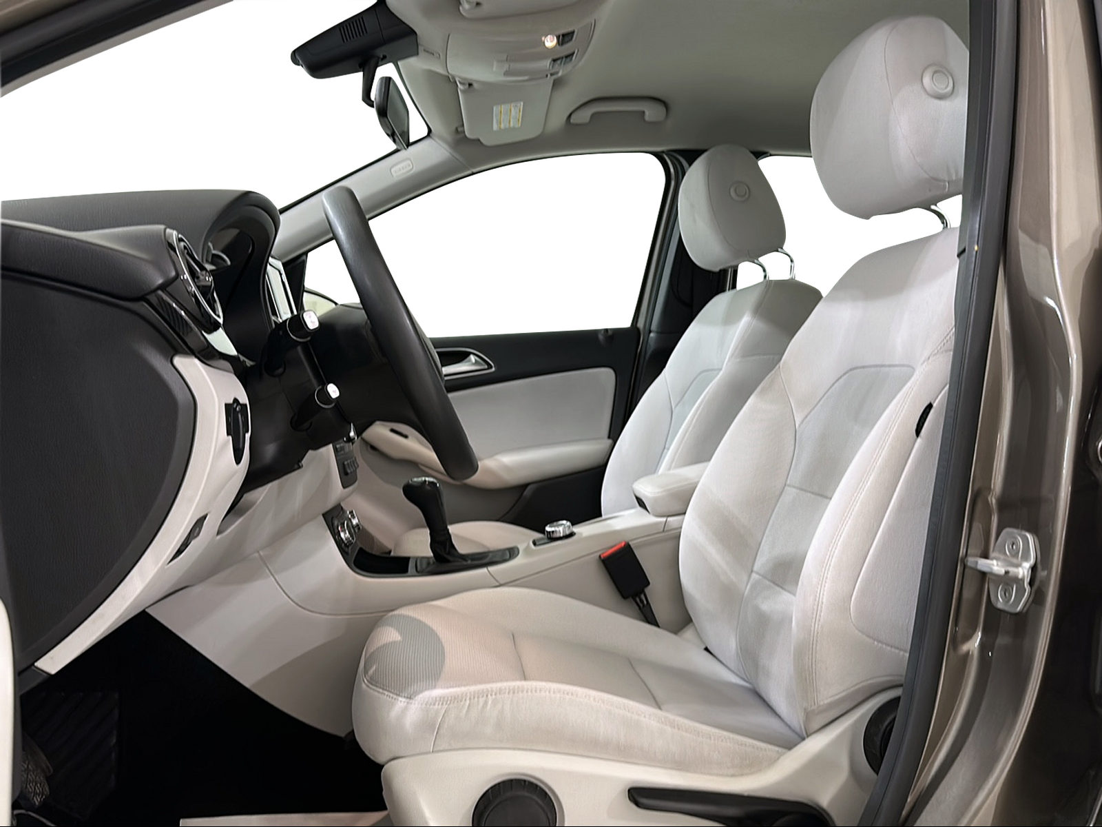 MERCEDES-BENZ B 180 CDI-image-10
