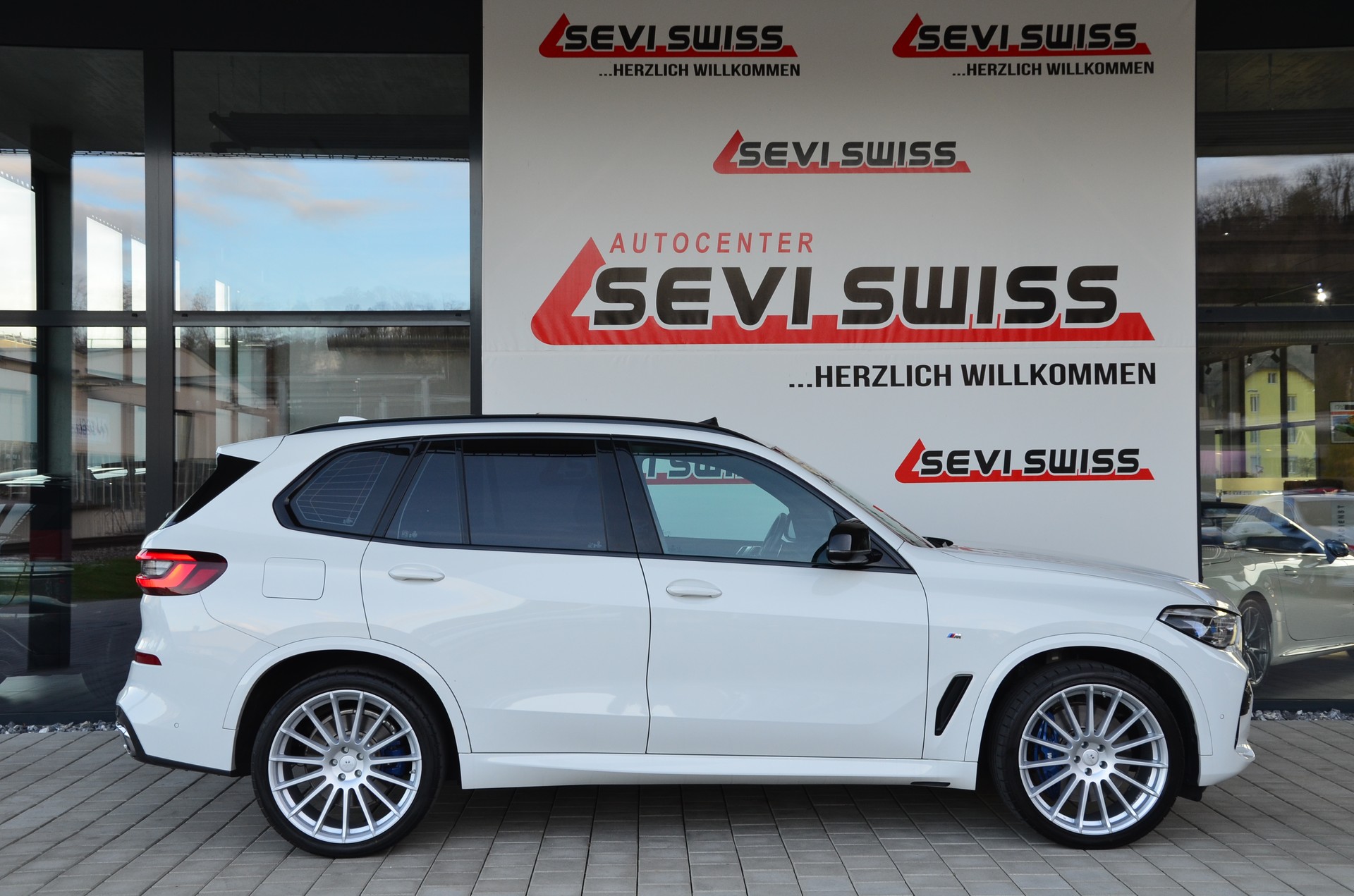 BMW X5 xDrive 48V 40d M Sport Steptronic*Ab MFK,1 Jahr oder 20000km Garantie auf Motor und Getriebe*-showroom-element-3