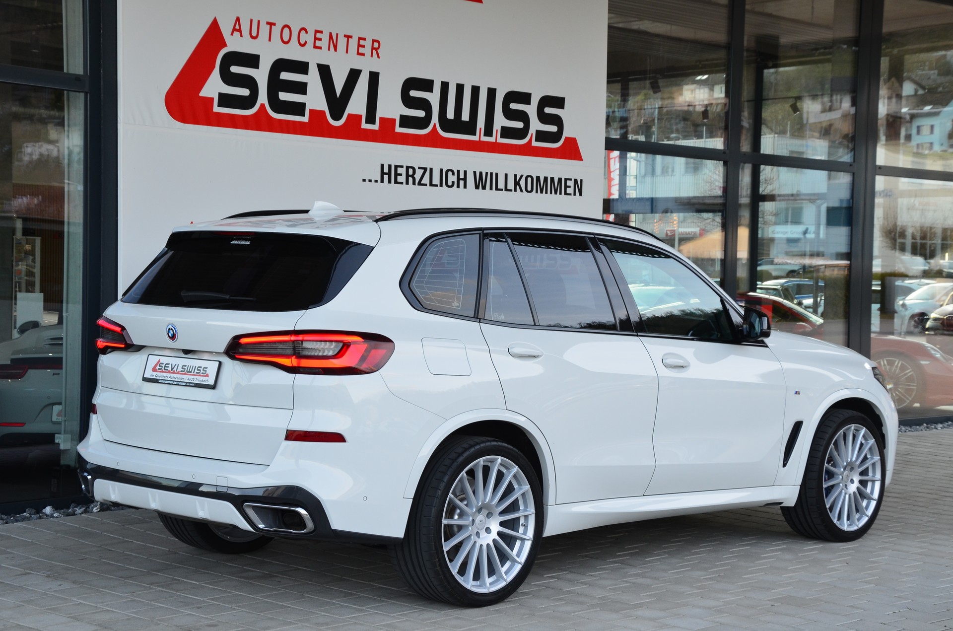 BMW X5 xDrive 48V 40d M Sport Steptronic*Ab MFK,1 Jahr oder 20000km Garantie auf Motor und Getriebe*-image-4