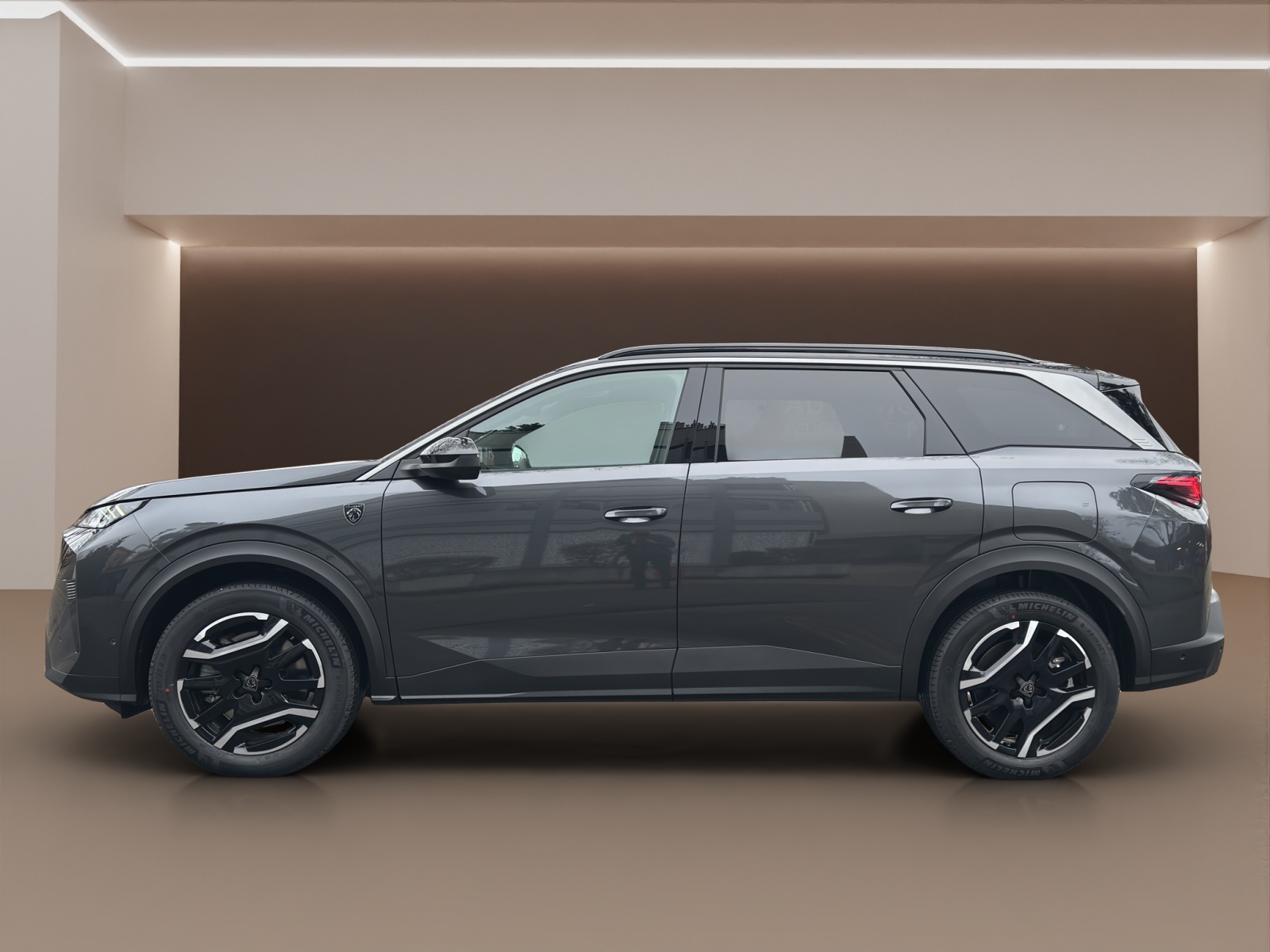 PEUGEOT 5008 195 Plug-in Hybrid e-DCS7 GT Exclusive-showroom-element-1