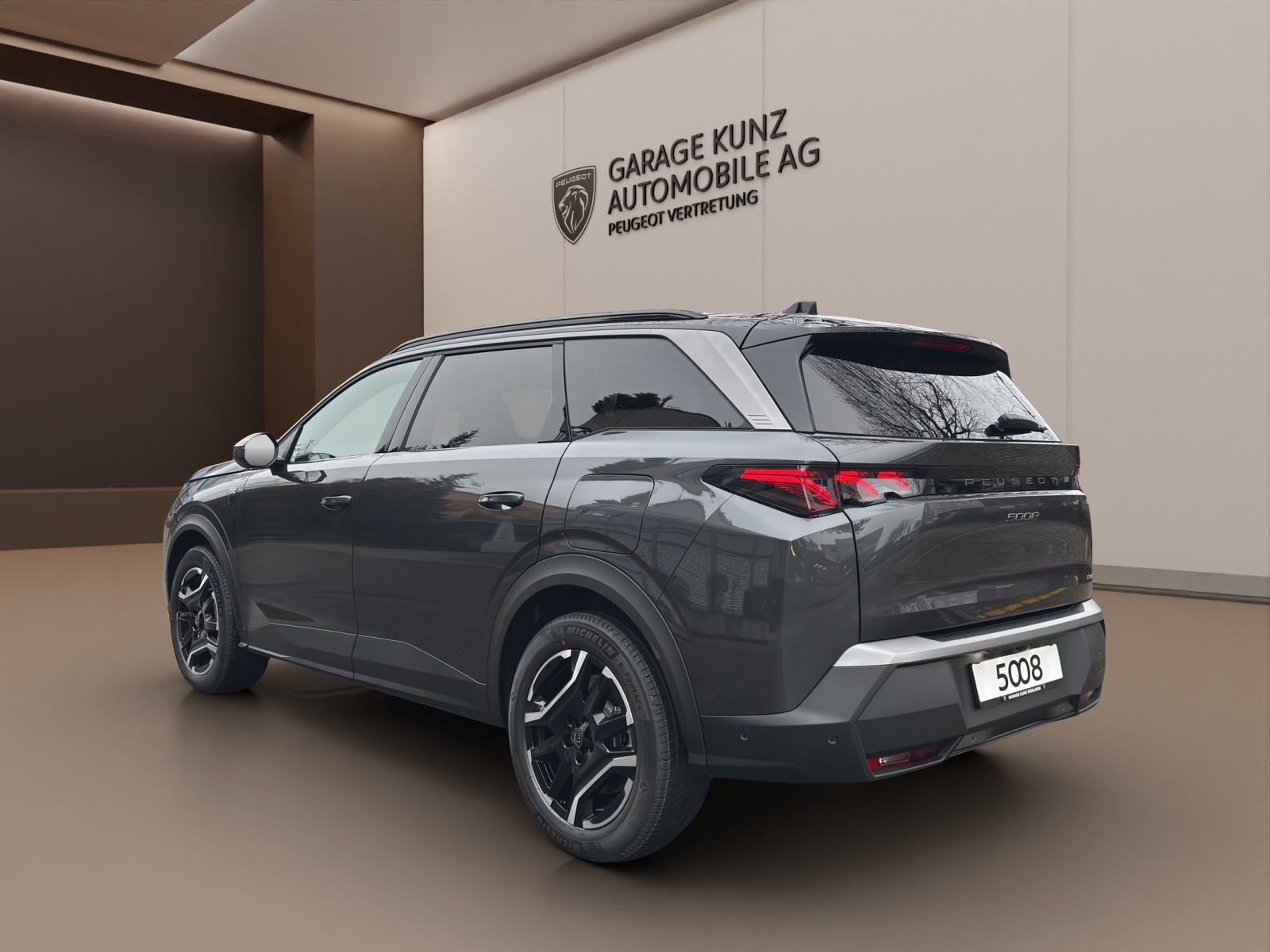PEUGEOT 5008 195 Plug-in Hybrid e-DCS7 GT Exclusive-showroom-element-2