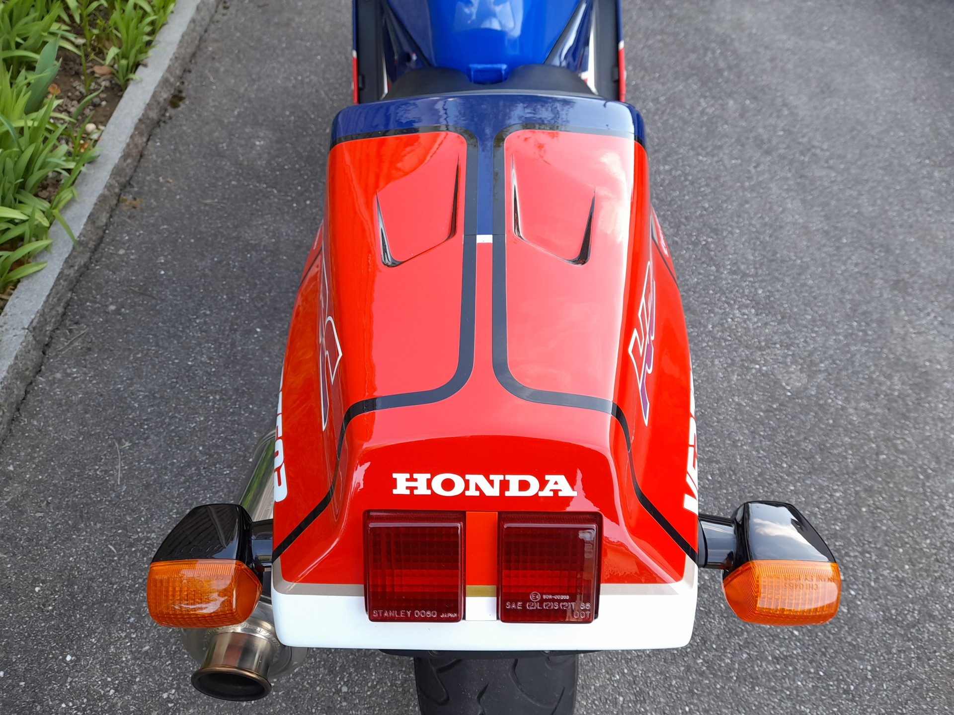 HONDA VFR 750 R-image-5