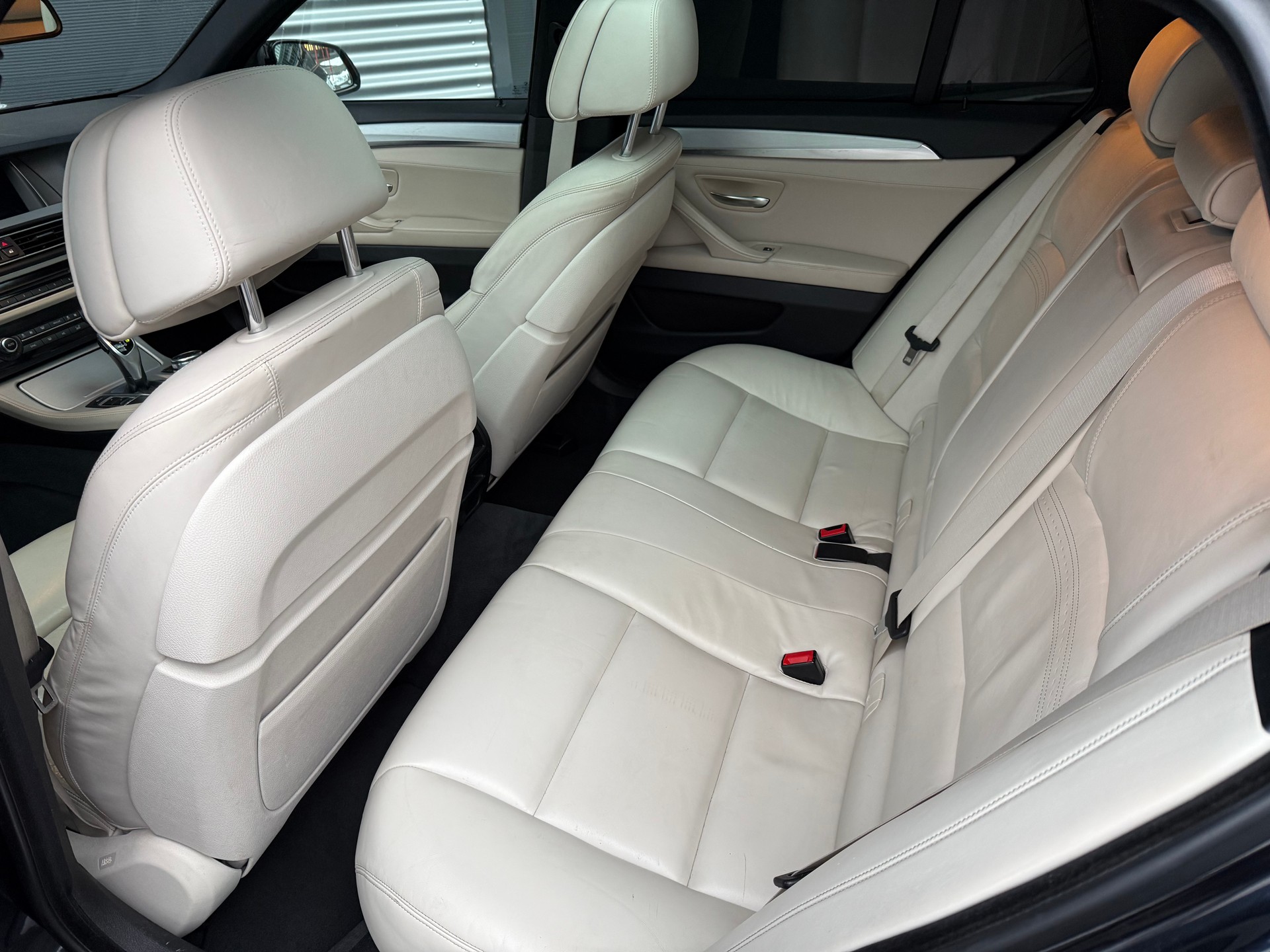 BMW 530d Touring xDrive M Sport-image-10