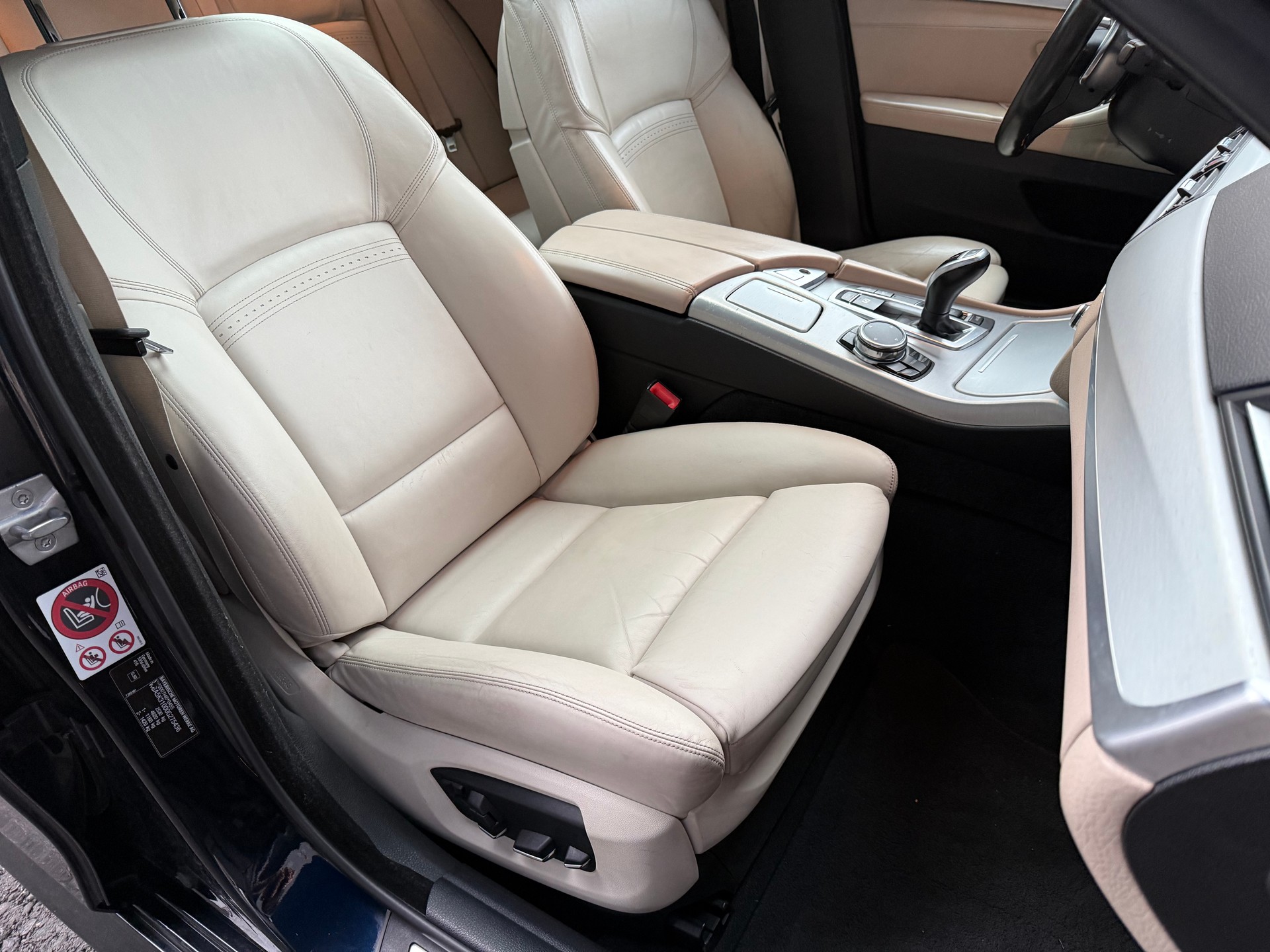 BMW 530d Touring xDrive M Sport-image-8