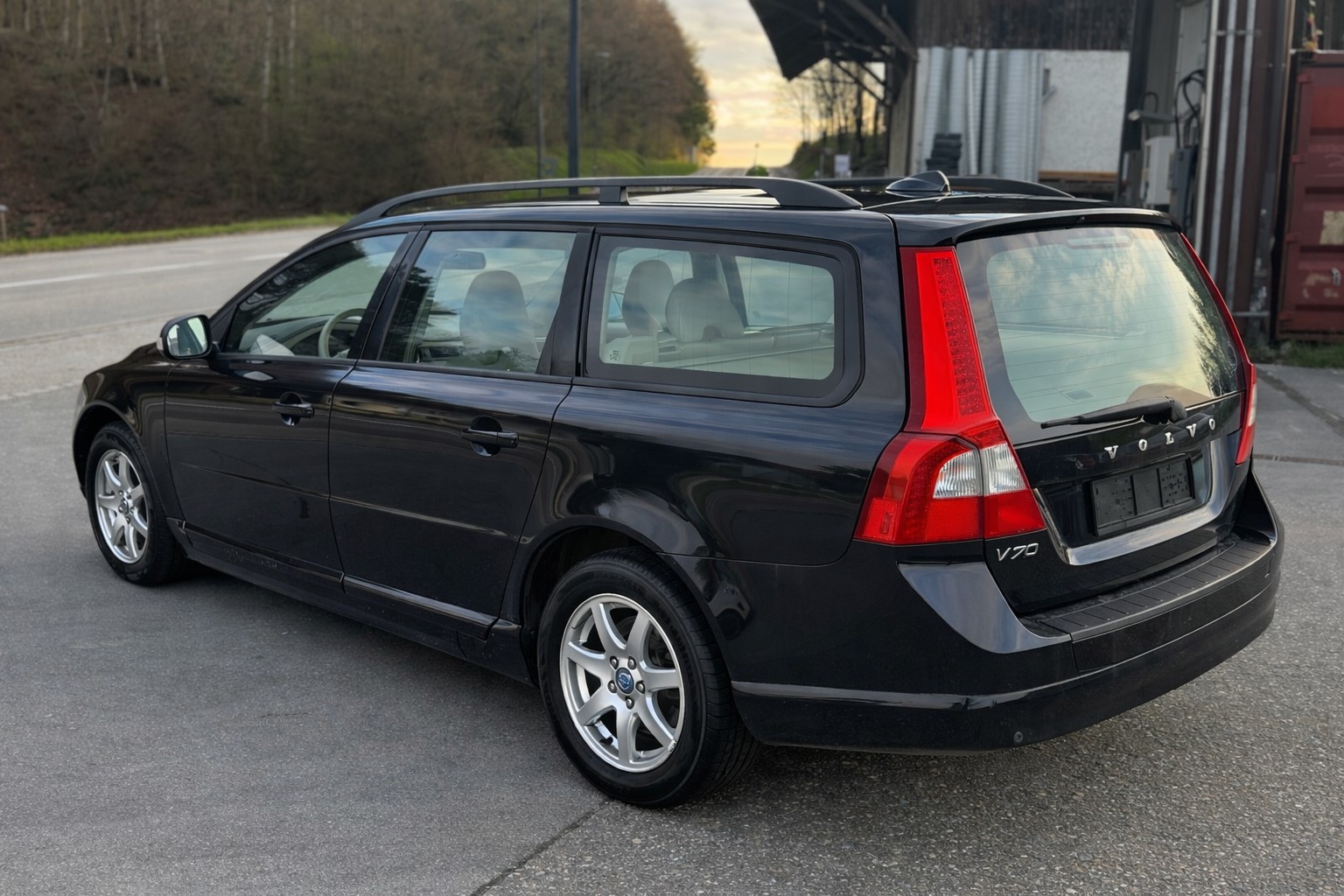 VOLVO V70 2.5T Flexifuel Momentum Geartronic-image-3