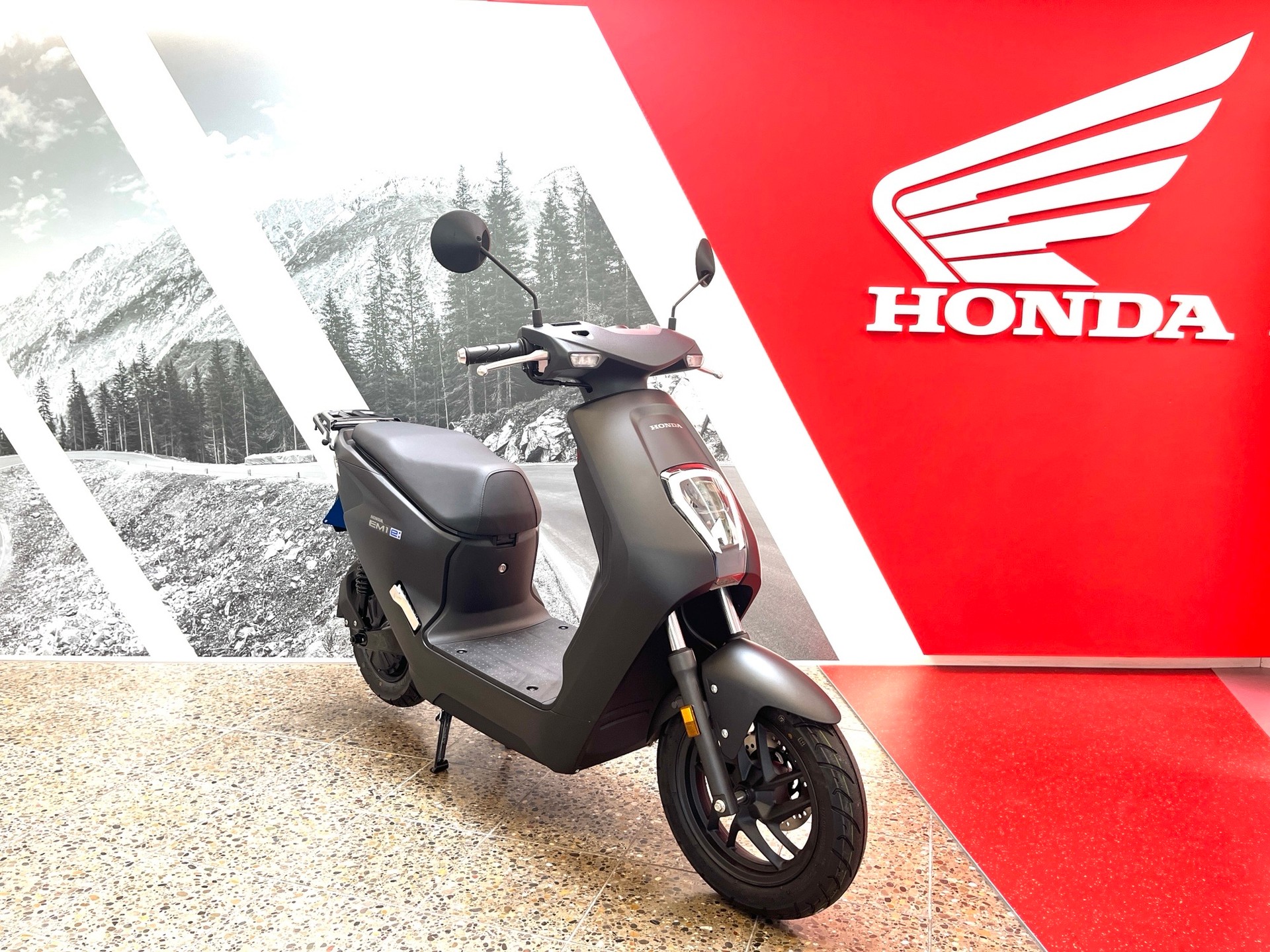 HONDA EM1-E-showroom-element-2