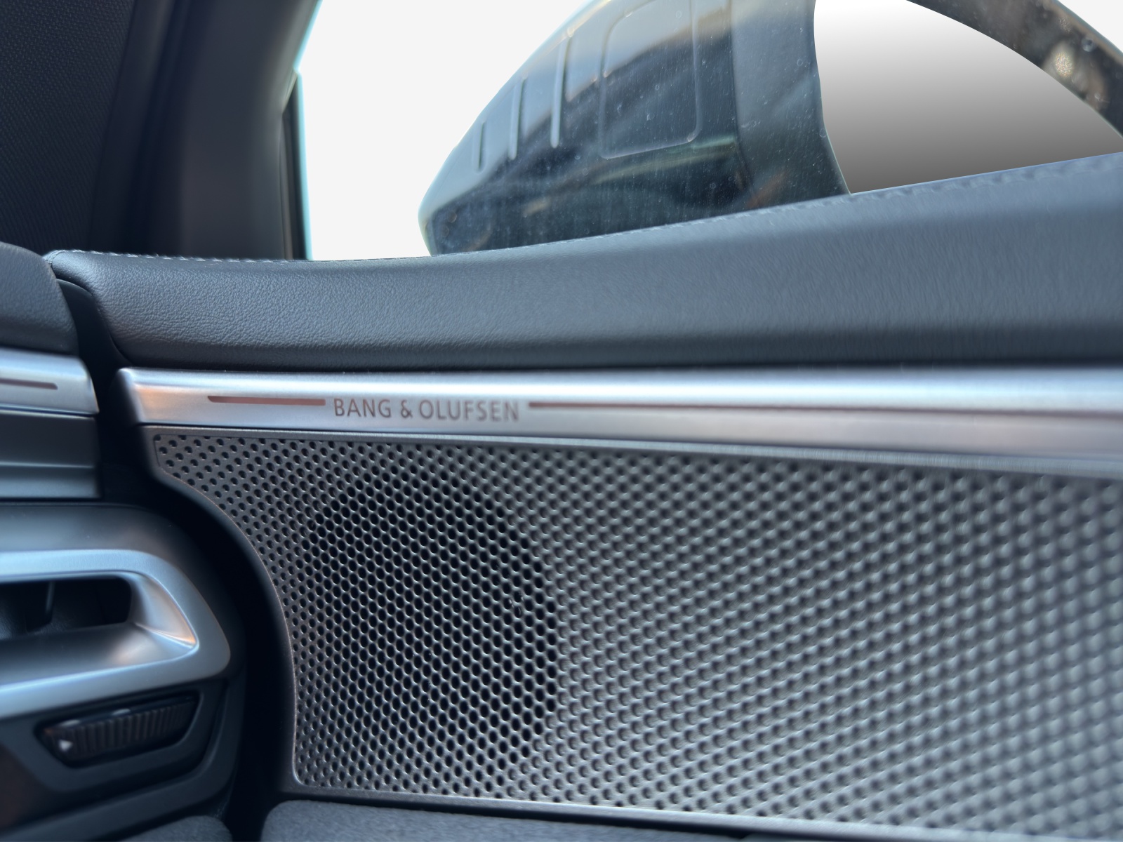 AUDI S5 Avant TFSI quattro S tronic-showroom-element-3
