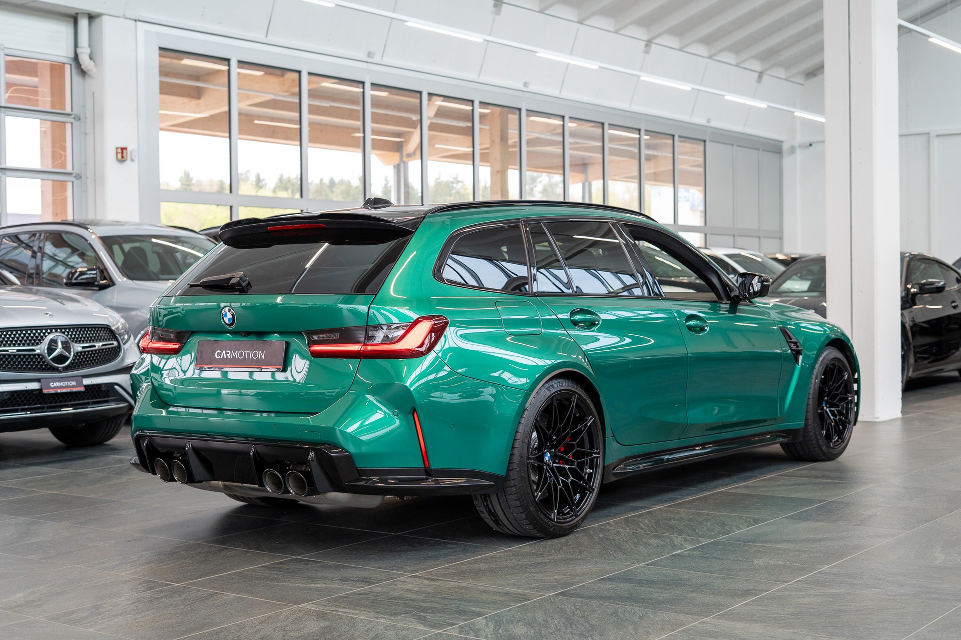 BMW M3 Competition xDrive Touring / LCI / Carbon Paket / Alcantara Lenkrad /-showroom-element-3