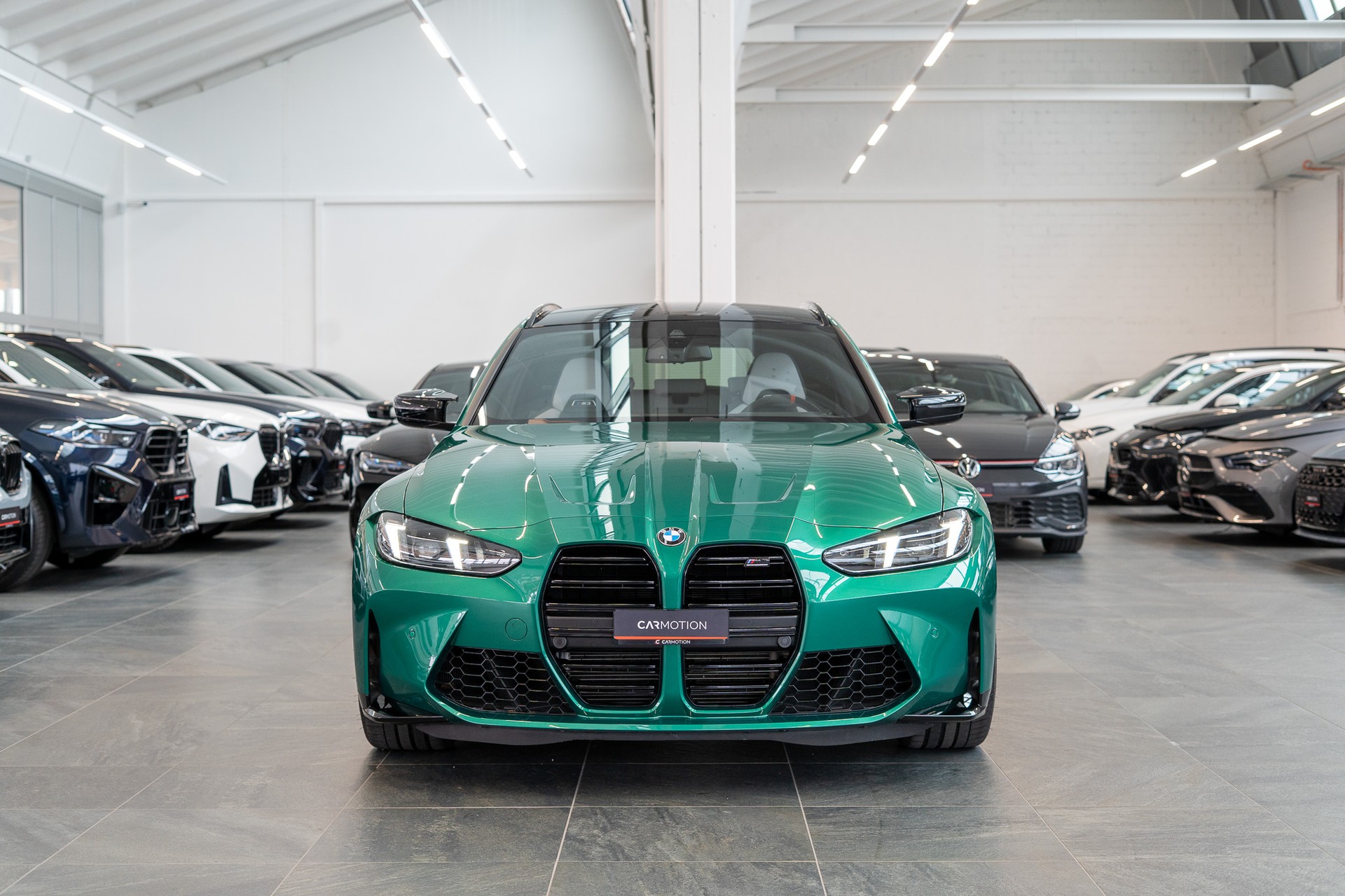 BMW M3 Competition xDrive Touring / LCI / Carbon Paket / Alcantara Lenkrad /-showroom-element-1