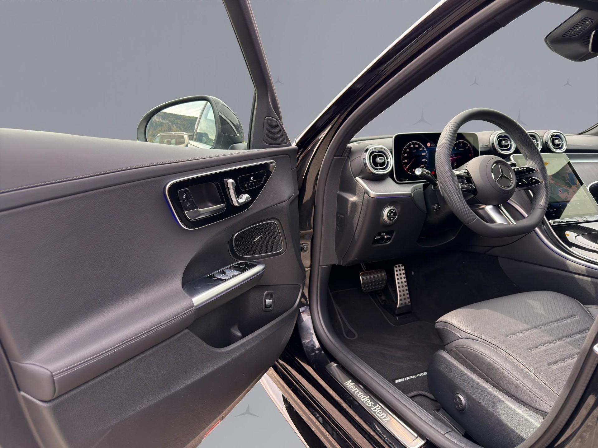 MERCEDES-BENZ C 220 d Swiss Star AMG Line 4matic Kombi-image-14