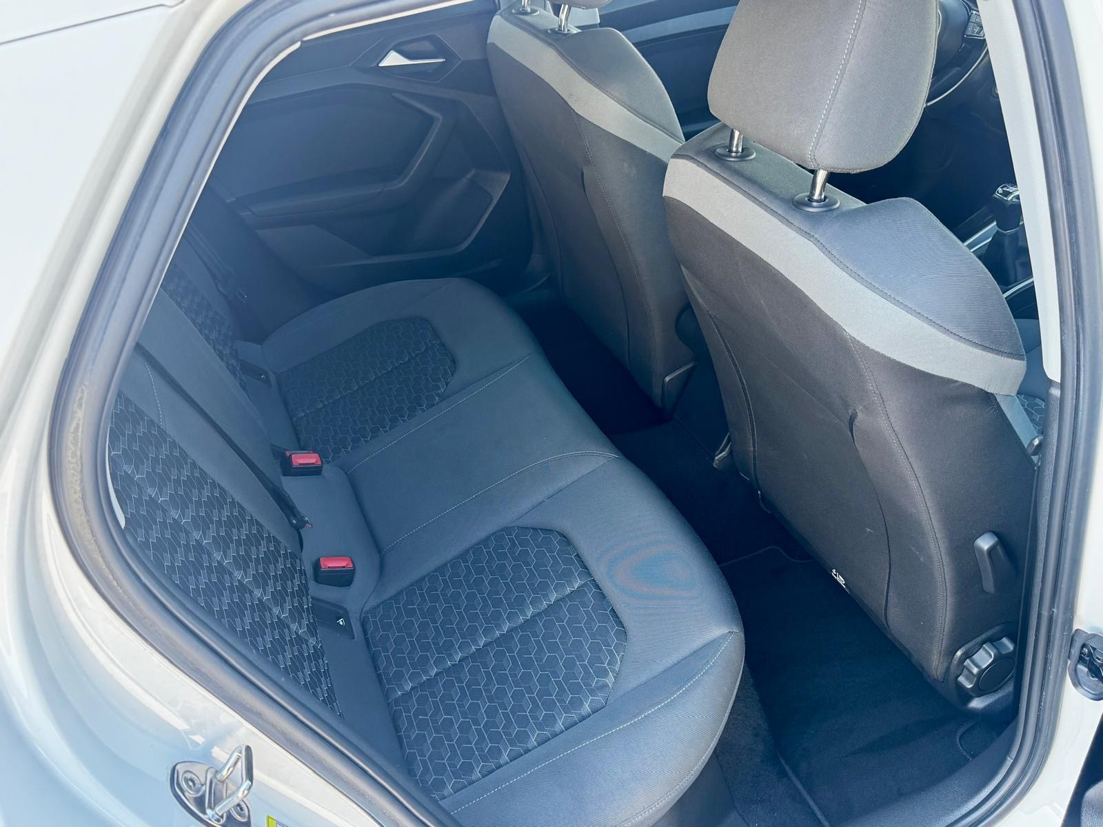 AUDI A1 Sportback 30 TFSI advanced-image-11