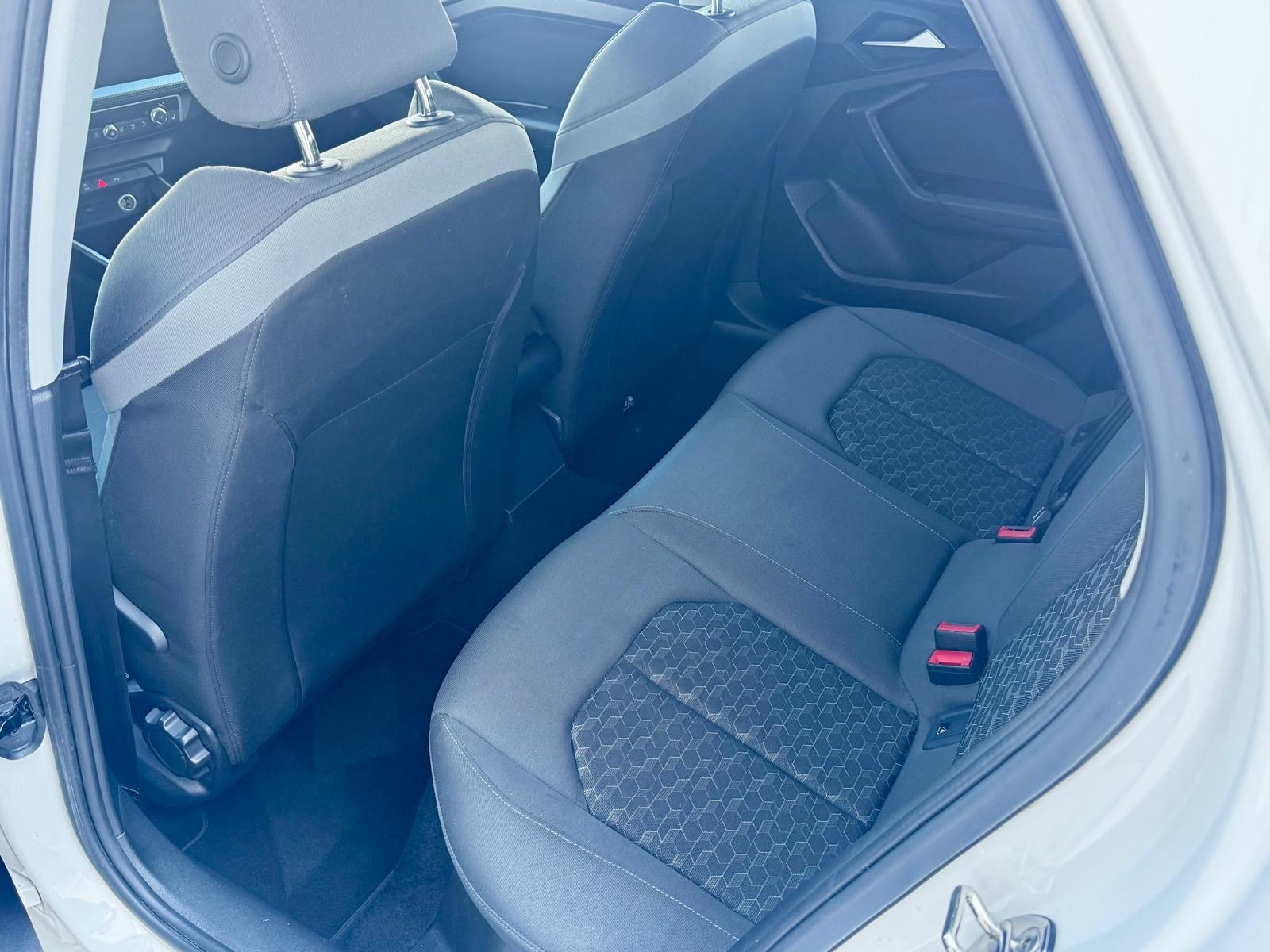 AUDI A1 Sportback 30 TFSI advanced-image-10