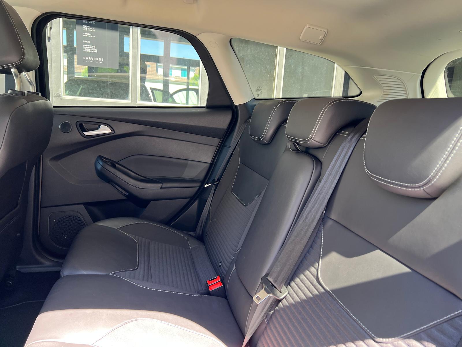 FORD Focus Station Wagon 1.5i EcoB SCTi 182 Titanium-image-8