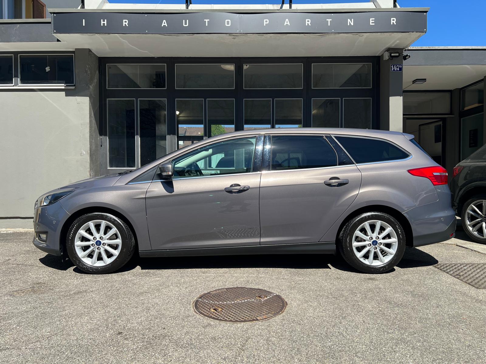 FORD Focus Station Wagon 1.5i EcoB SCTi 182 Titanium-showroom-element-1