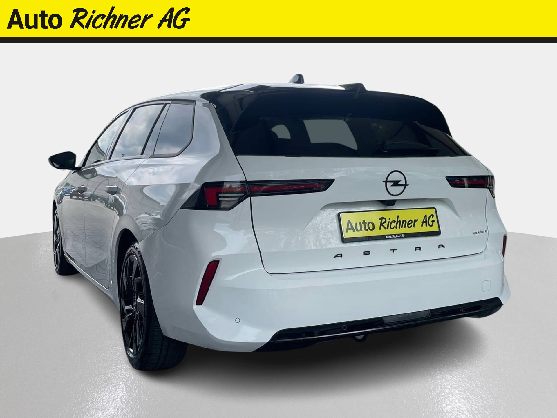 OPEL Astra Sports Tourer 1.2 T 130 GS-image-4