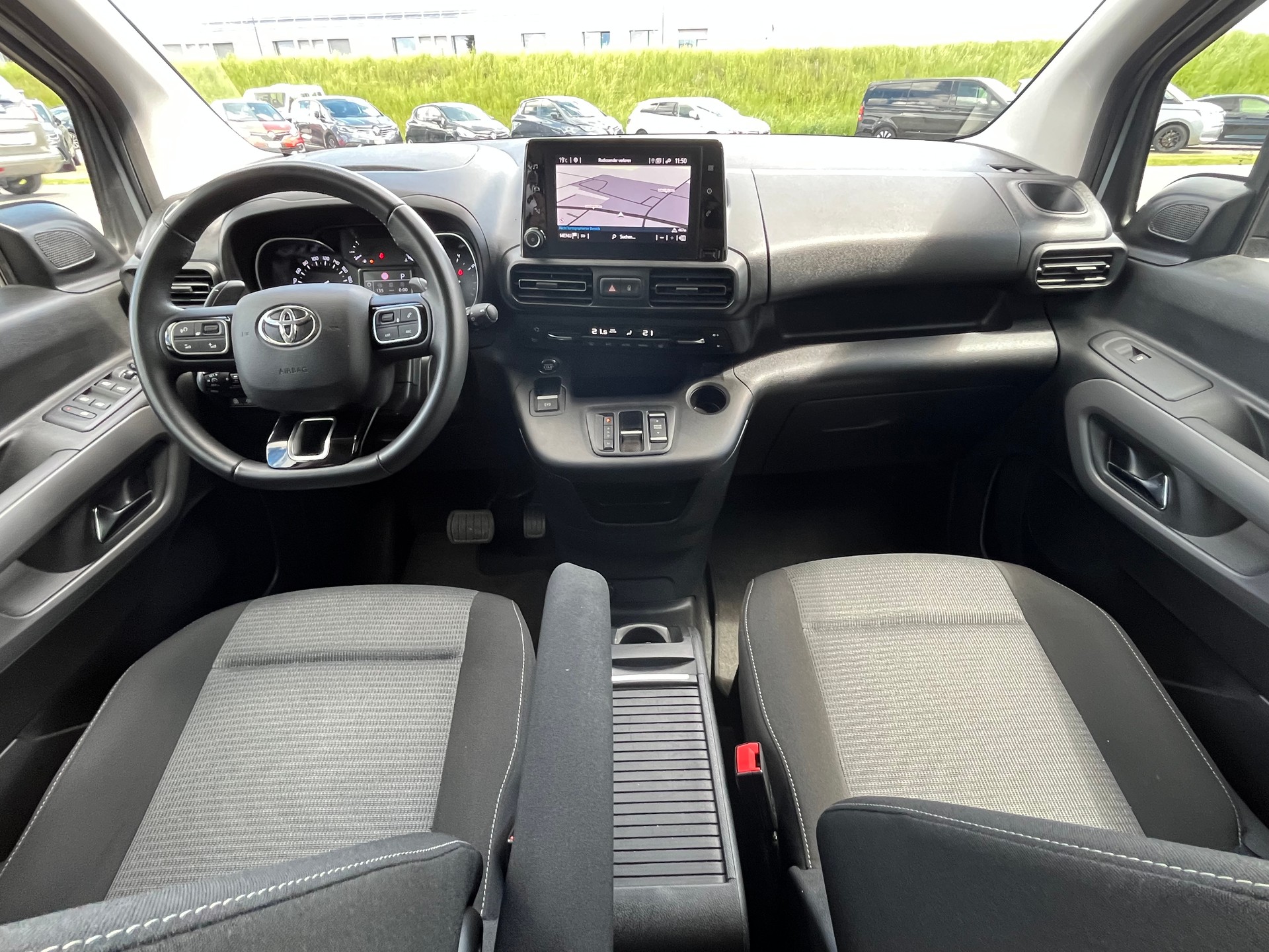 TOYOTA Proace City Verso 1.5 Trend Long Automatik-image-12