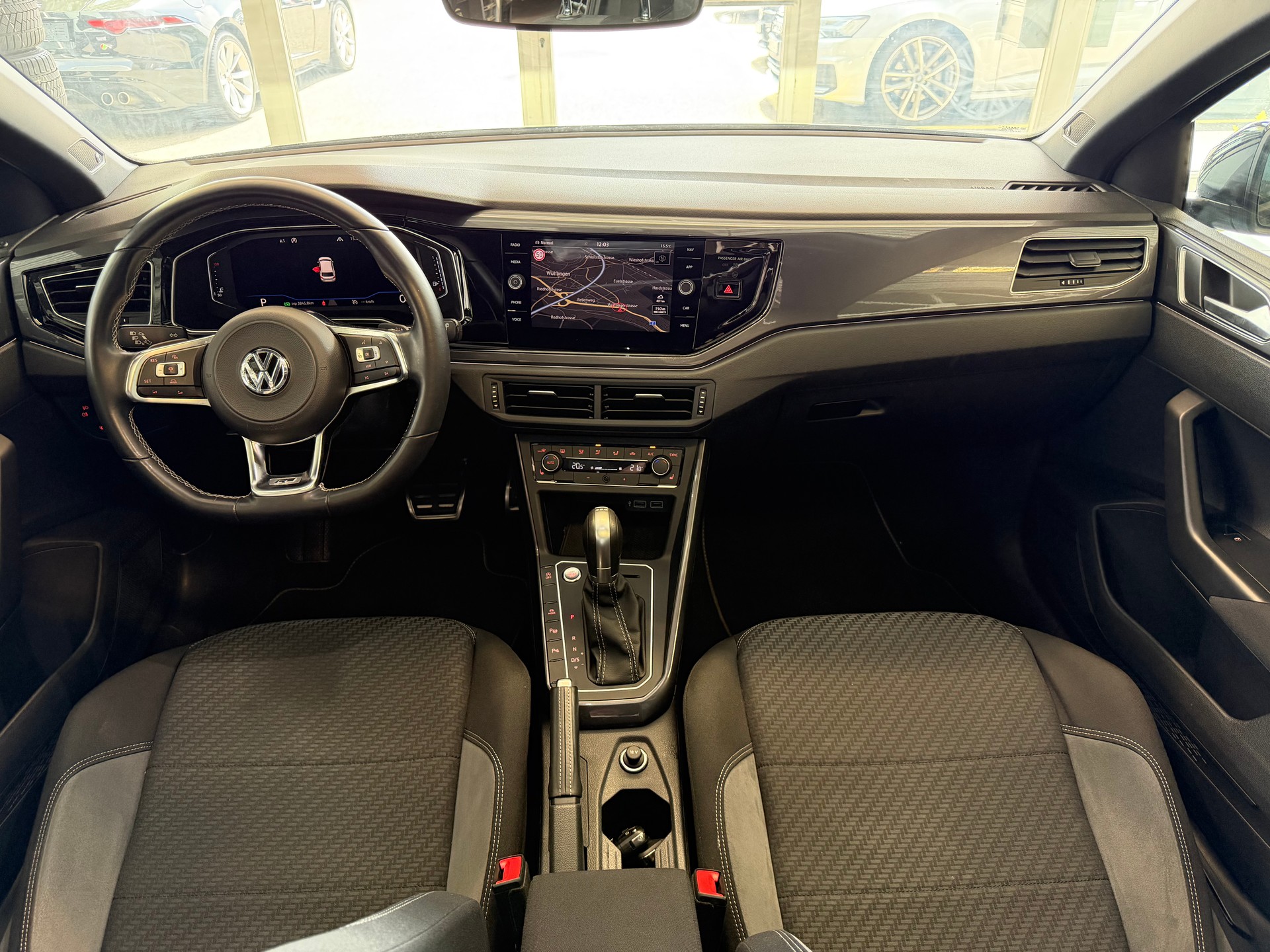 VW Polo 1.0 TSI BMT R-LINE Highline DSG | CH | Navi | PANORAMA | Keyless | Innovationspaket |-image-23