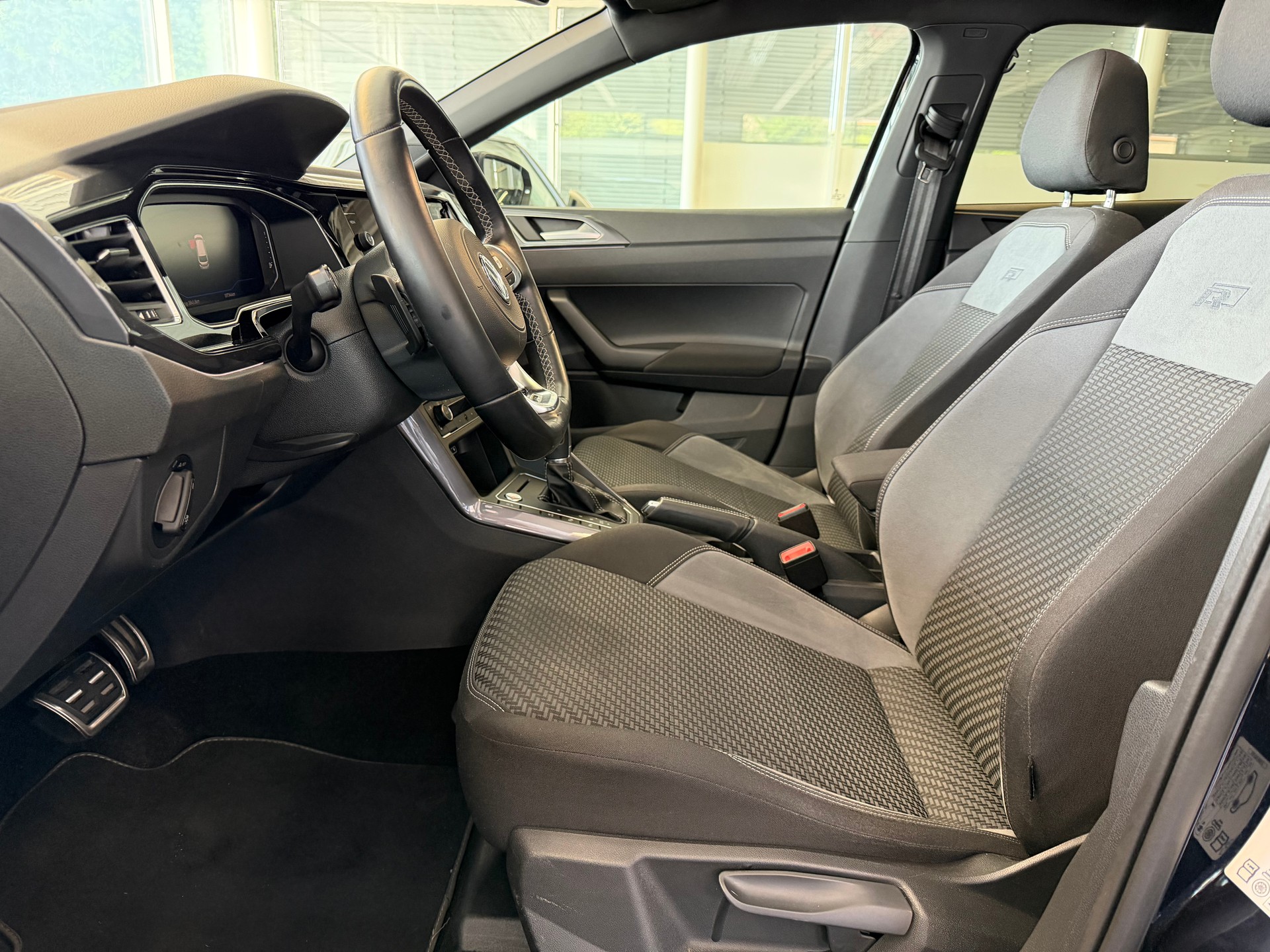 VW Polo 1.0 TSI BMT R-LINE Highline DSG | CH | Navi | PANORAMA | Keyless | Innovationspaket |-image-10