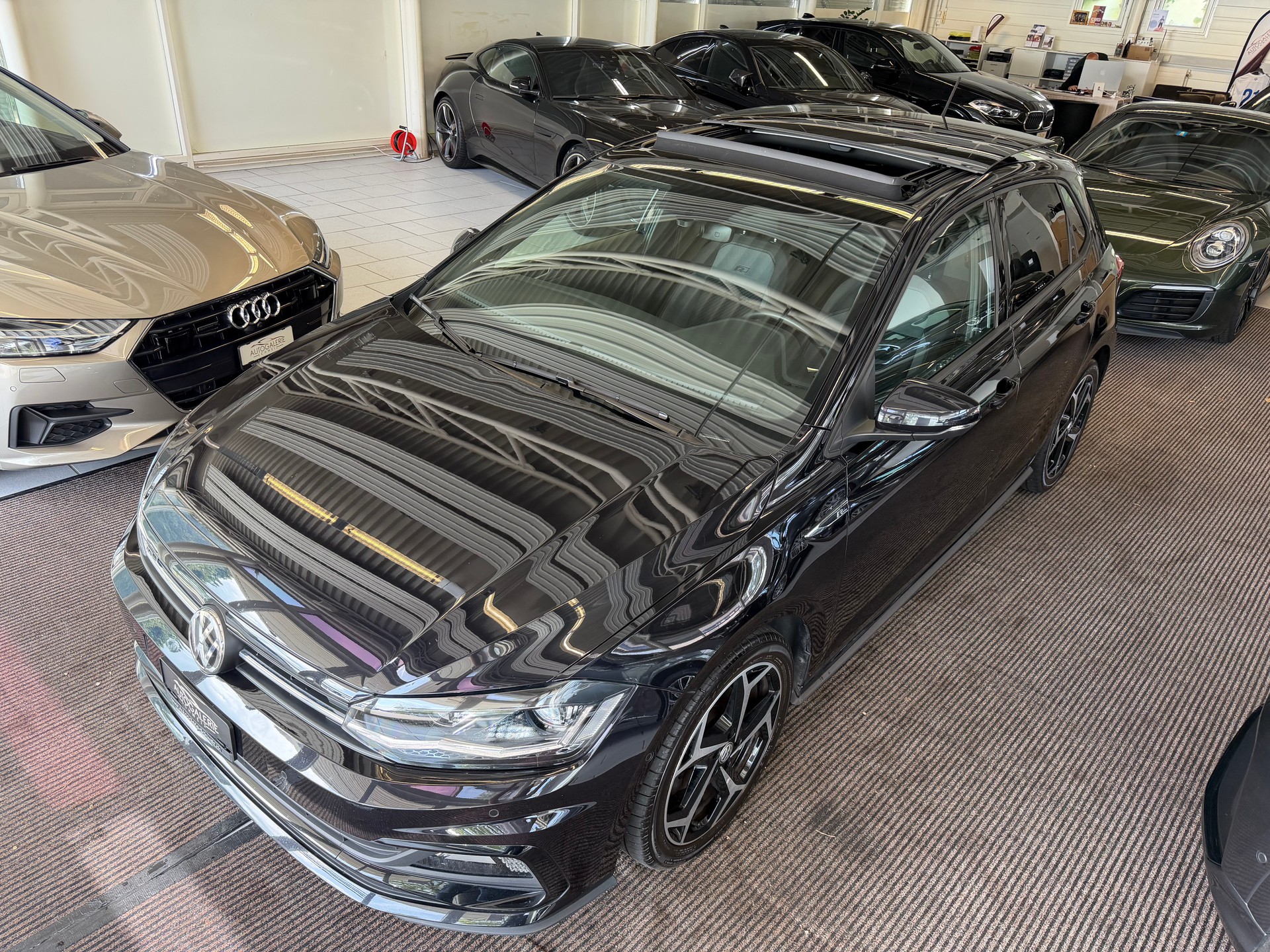 VW Polo 1.0 TSI BMT R-LINE Highline DSG | CH | Navi | PANORAMA | Keyless | Innovationspaket |-image-37
