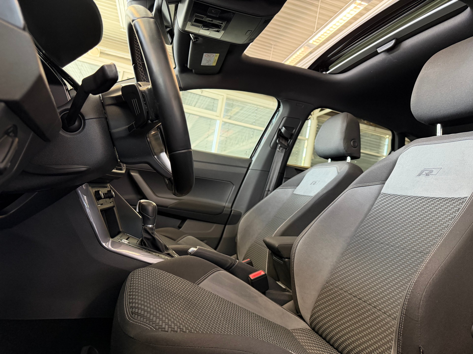 VW Polo 1.0 TSI BMT R-LINE Highline DSG | CH | Navi | PANORAMA | Keyless | Innovationspaket |-image-11