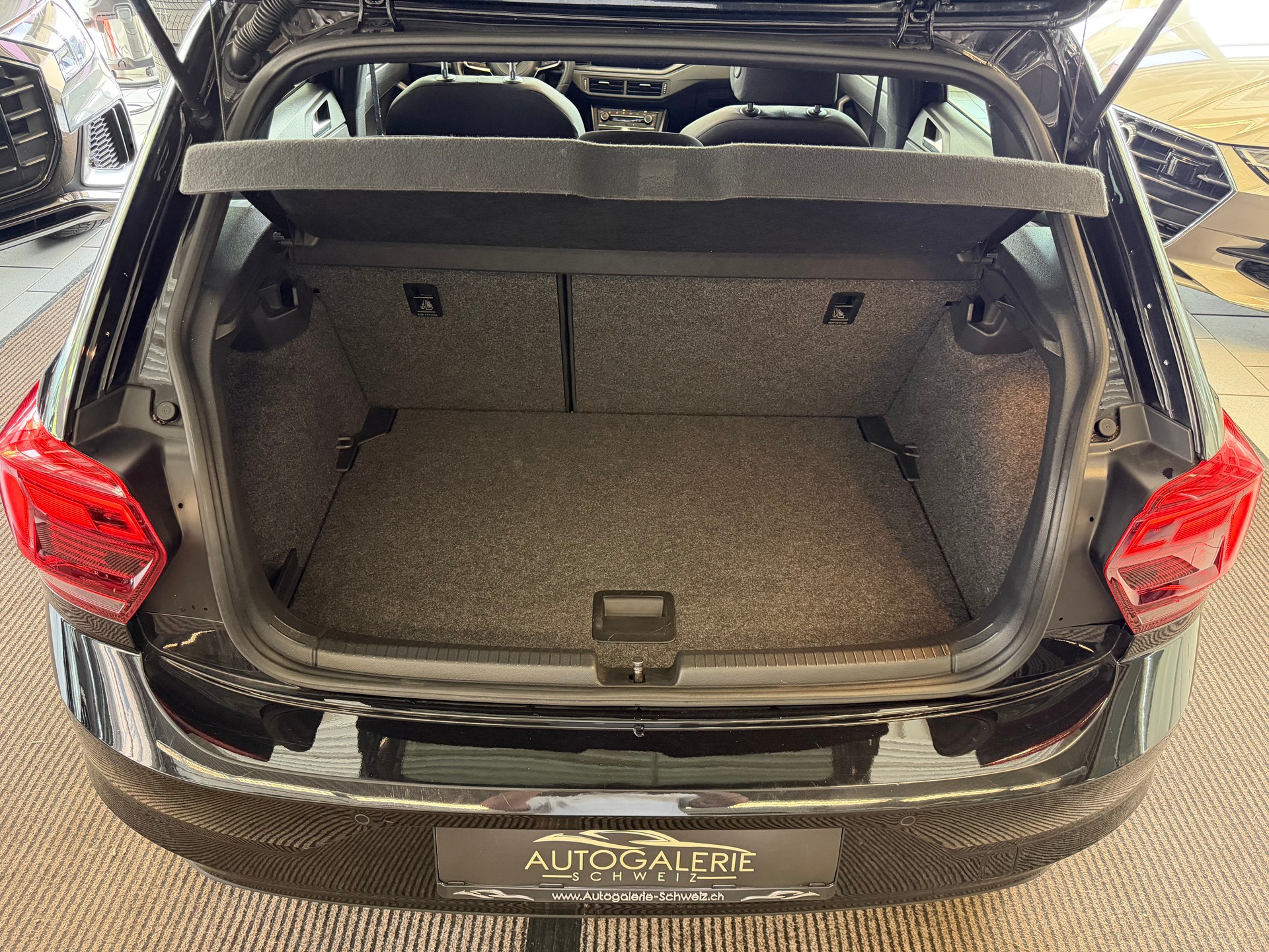 VW Polo 1.0 TSI BMT R-LINE Highline DSG | CH | Navi | PANORAMA | Keyless | Innovationspaket |-image-25