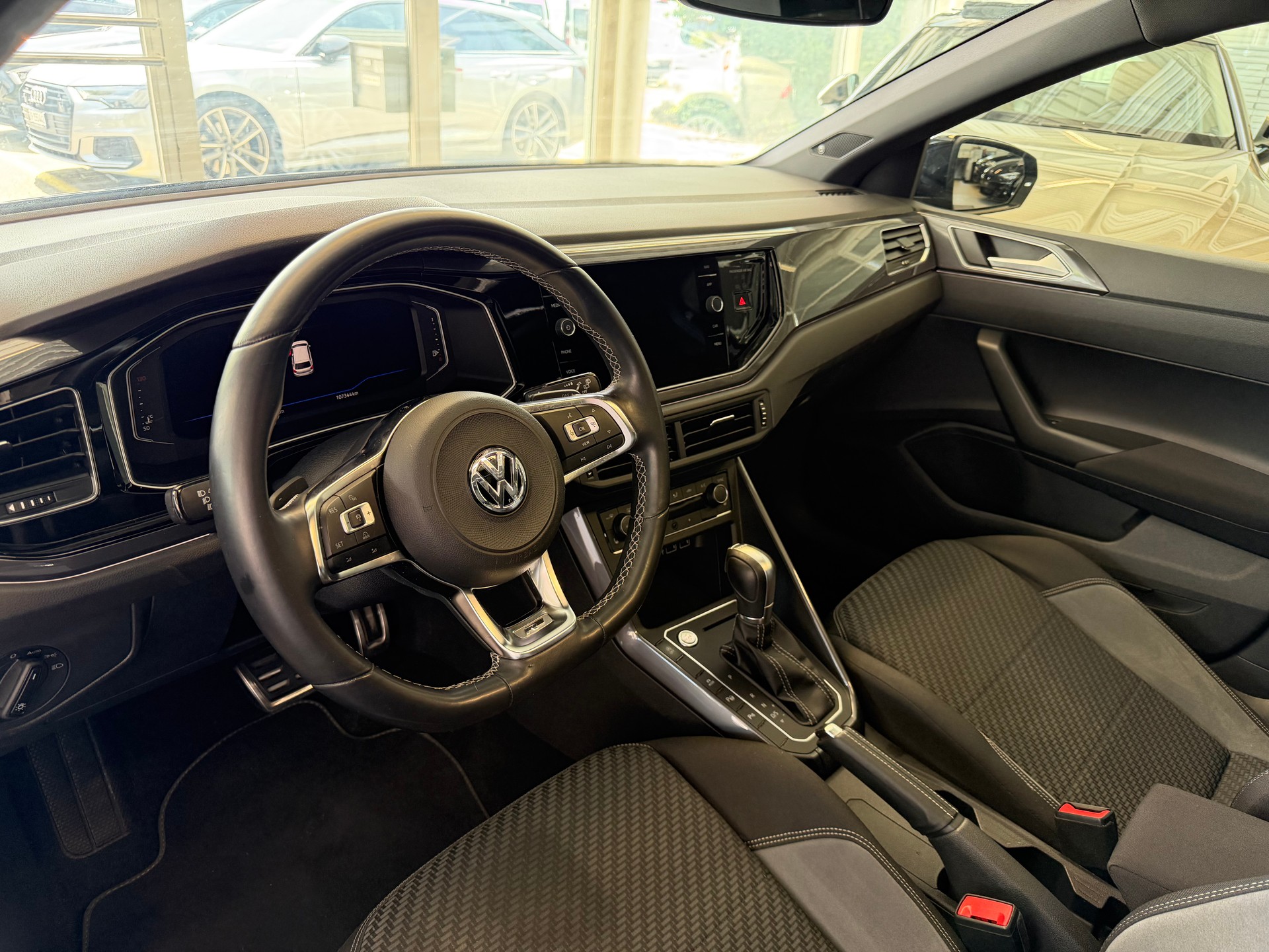 VW Polo 1.0 TSI BMT R-LINE Highline DSG | CH | Navi | PANORAMA | Keyless | Innovationspaket |-image-12
