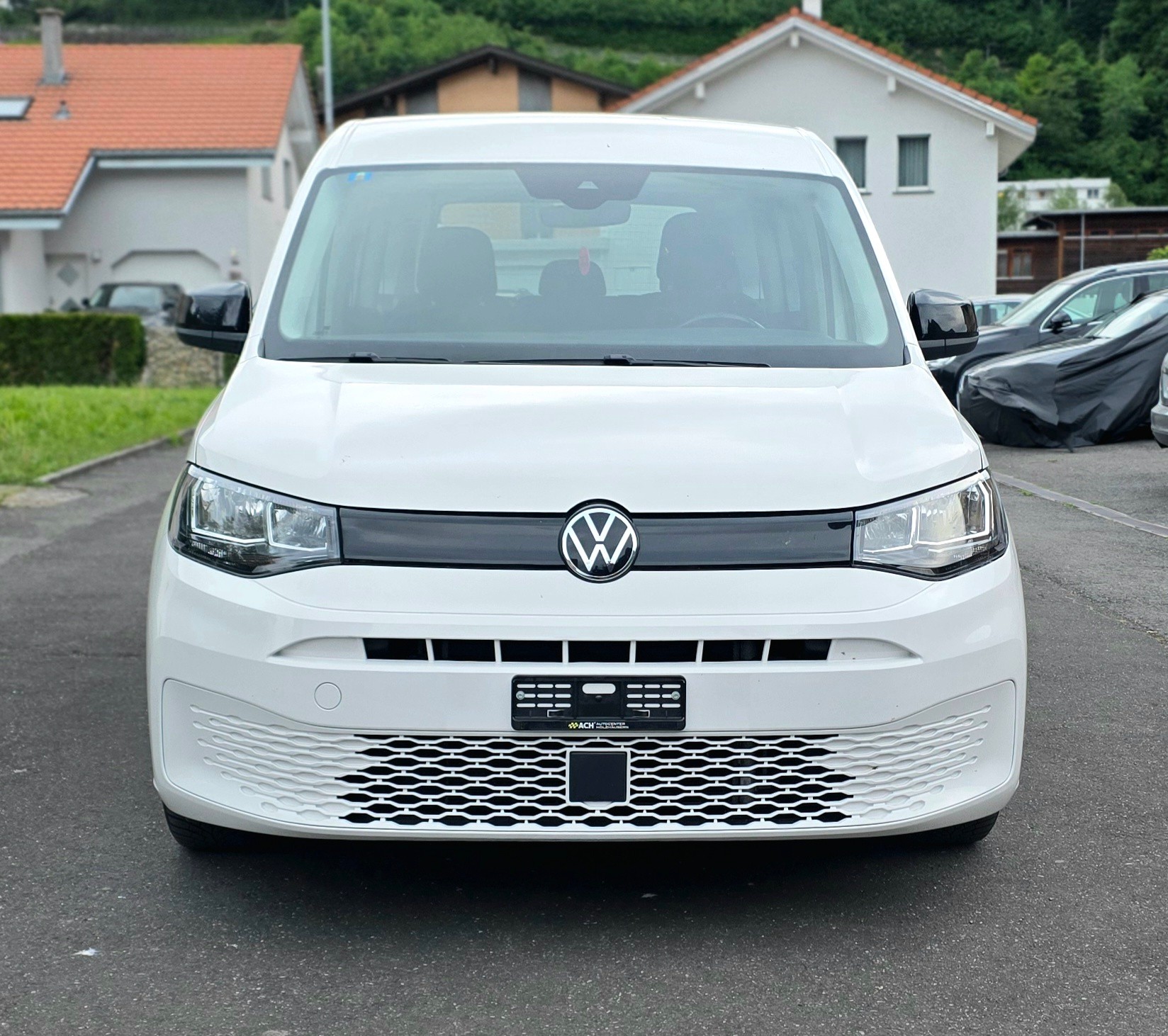 VW Caddy 2.0 TDI DSG-image-13
