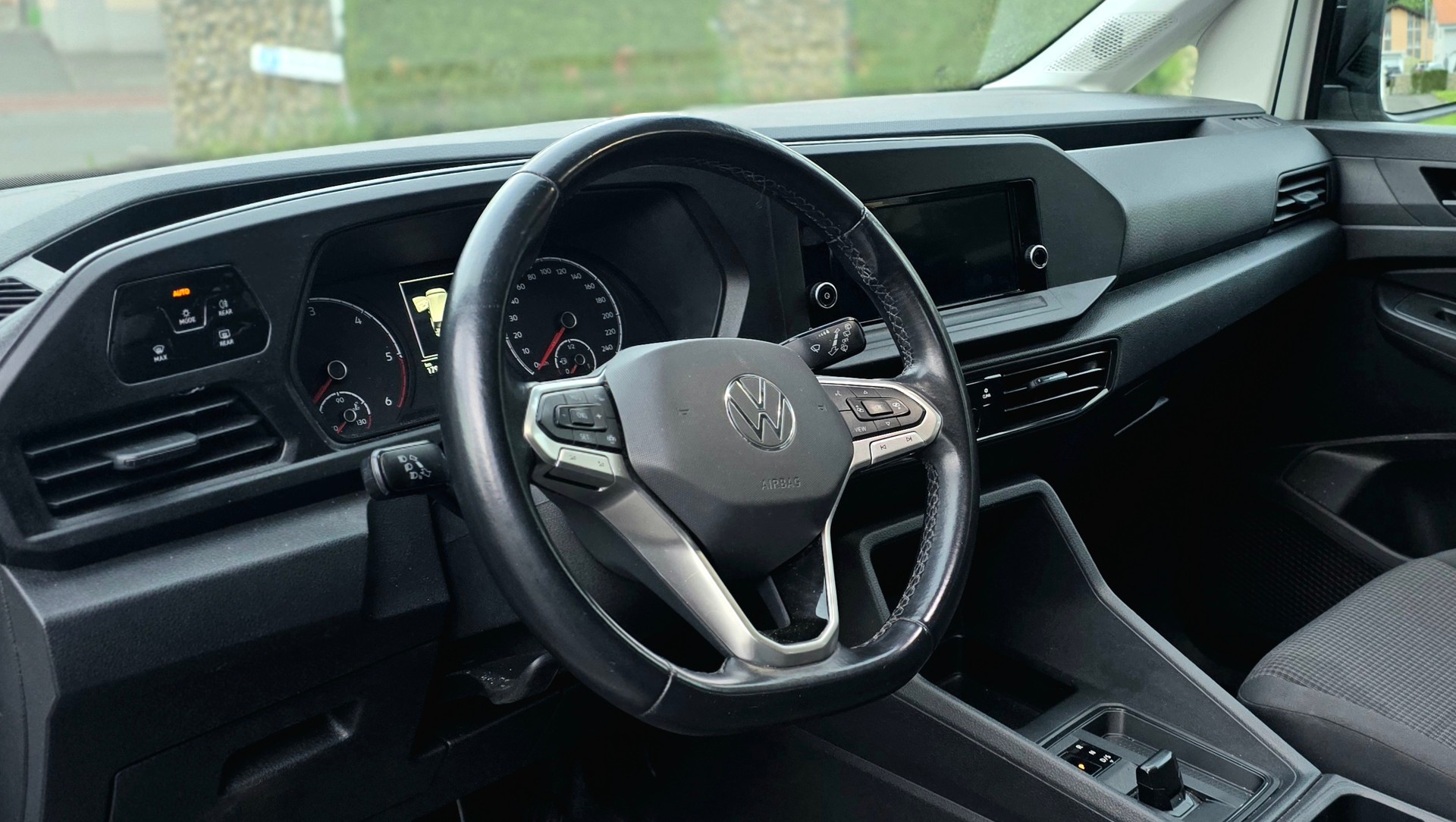 VW Caddy 2.0 TDI DSG-image-6