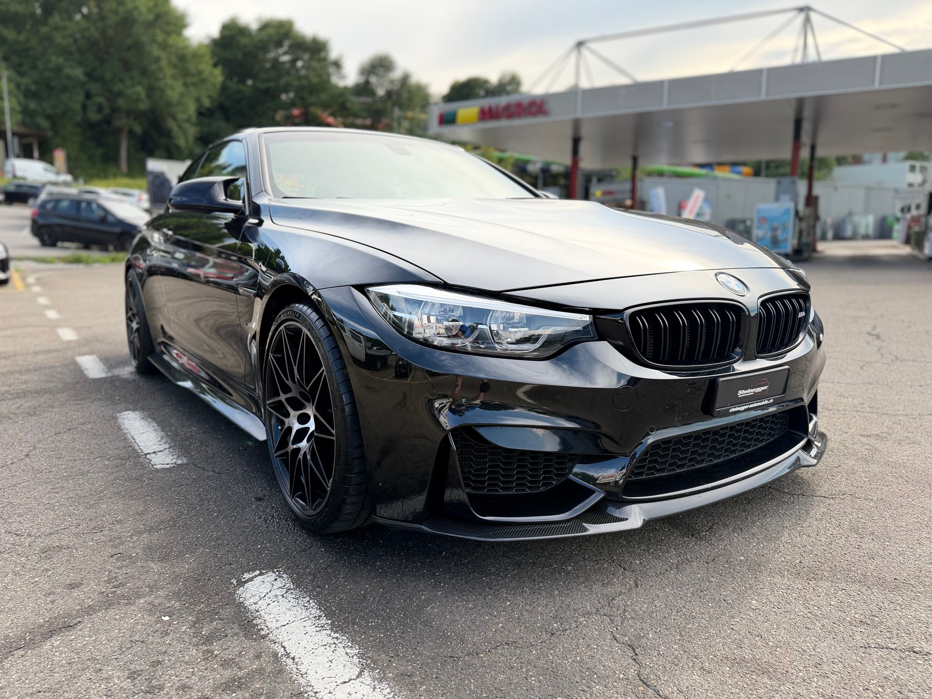 BMW M4 Cabriolet Competition DKG ° All Black °-showroom-element-1