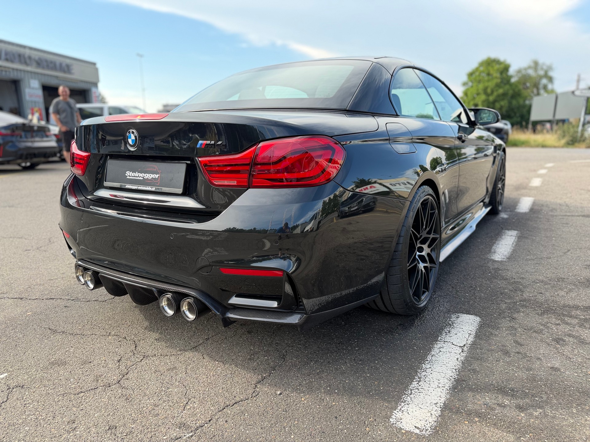 BMW M4 Cabriolet Competition DKG ° All Black °-image-10