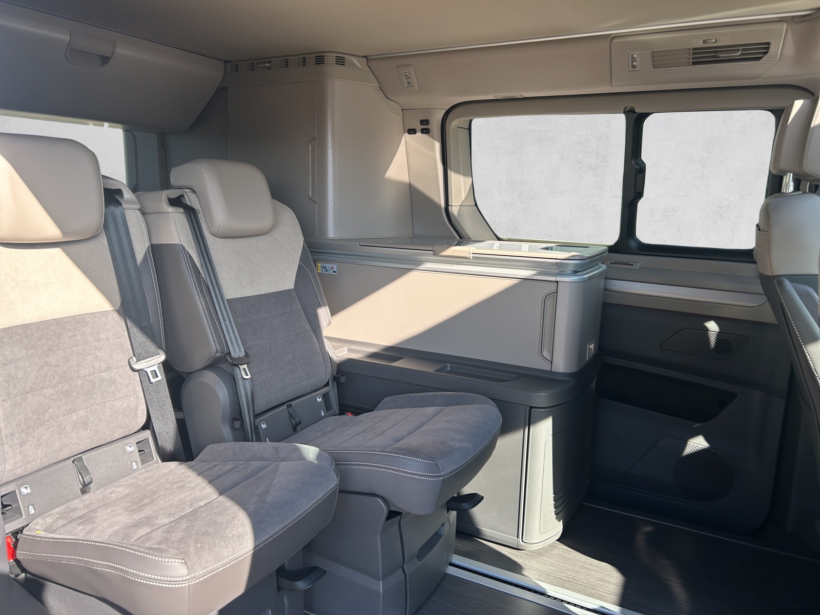 VW California eHybrid Ocean 4Motion-image-10