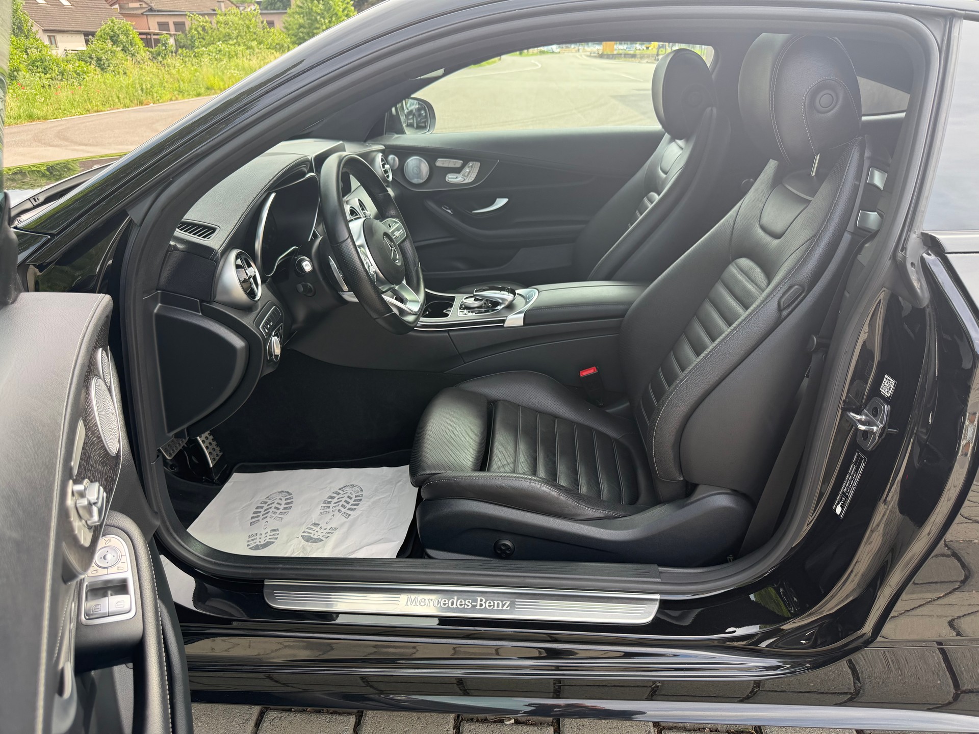 MERCEDES-BENZ C 300 Coupé 4Matic AMG Line 9G-tronic-image-12