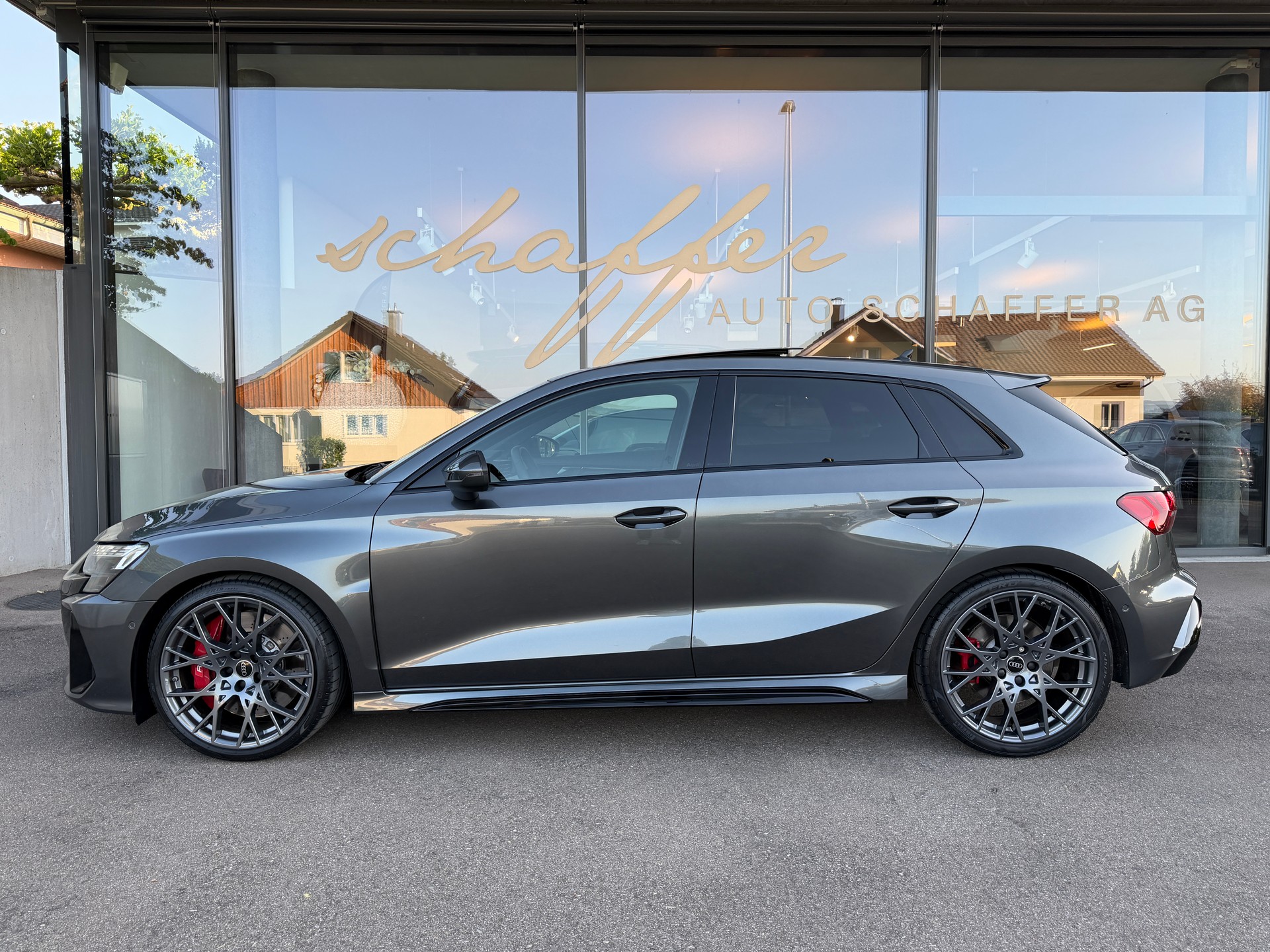 AUDI RS3 Sportback 2.5 TSI quattro S-tronic-image-4