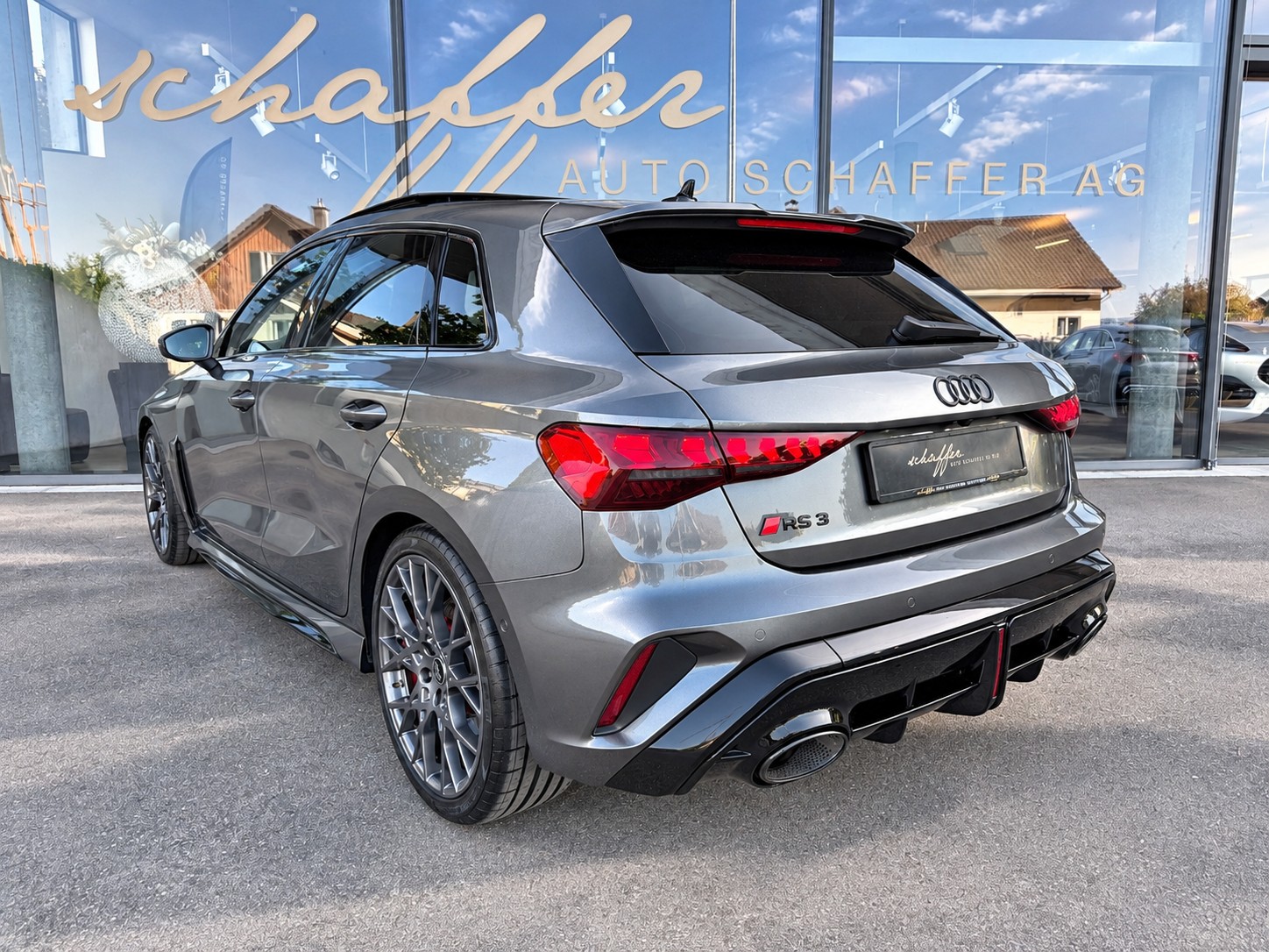 AUDI RS3 Sportback 2.5 TSI quattro S-tronic-image-6