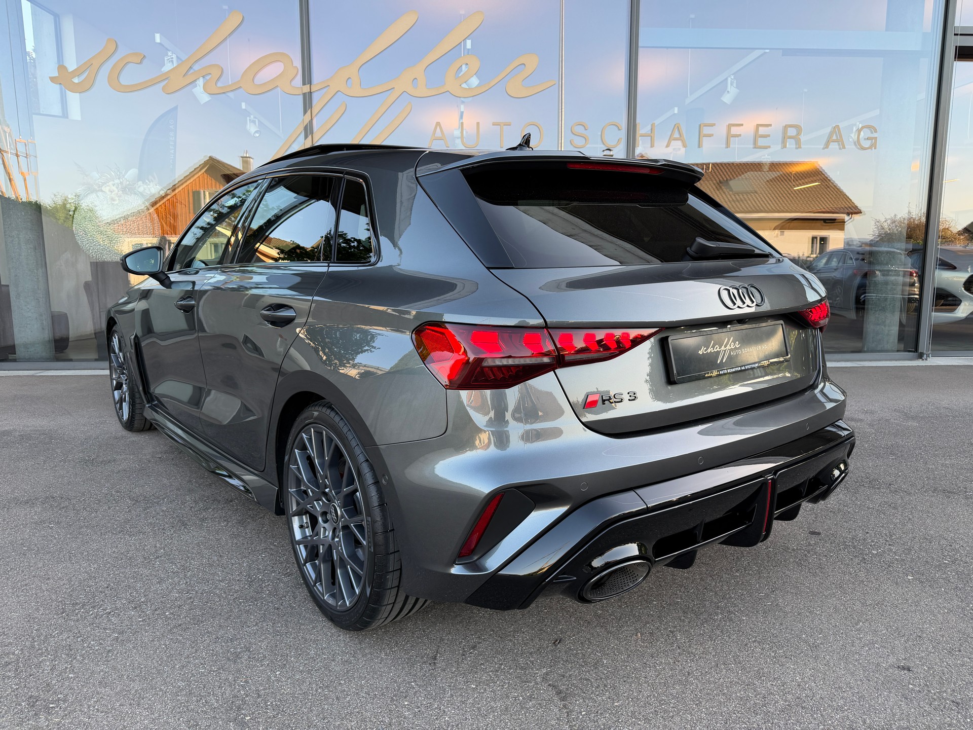 AUDI RS3 Sportback 2.5 TSI quattro S-tronic-image-6