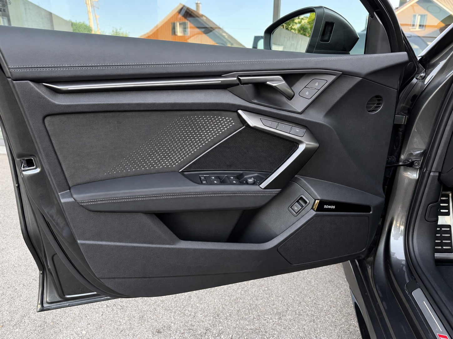 AUDI RS3 Sportback 2.5 TSI quattro S-tronic-image-19