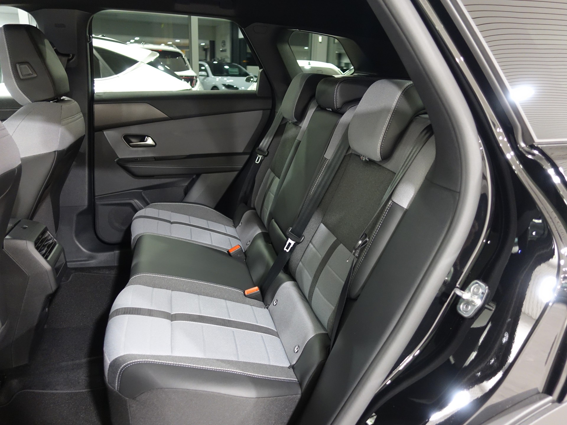 OPEL Grandland 1.2MHEV GS eDCT-image-9