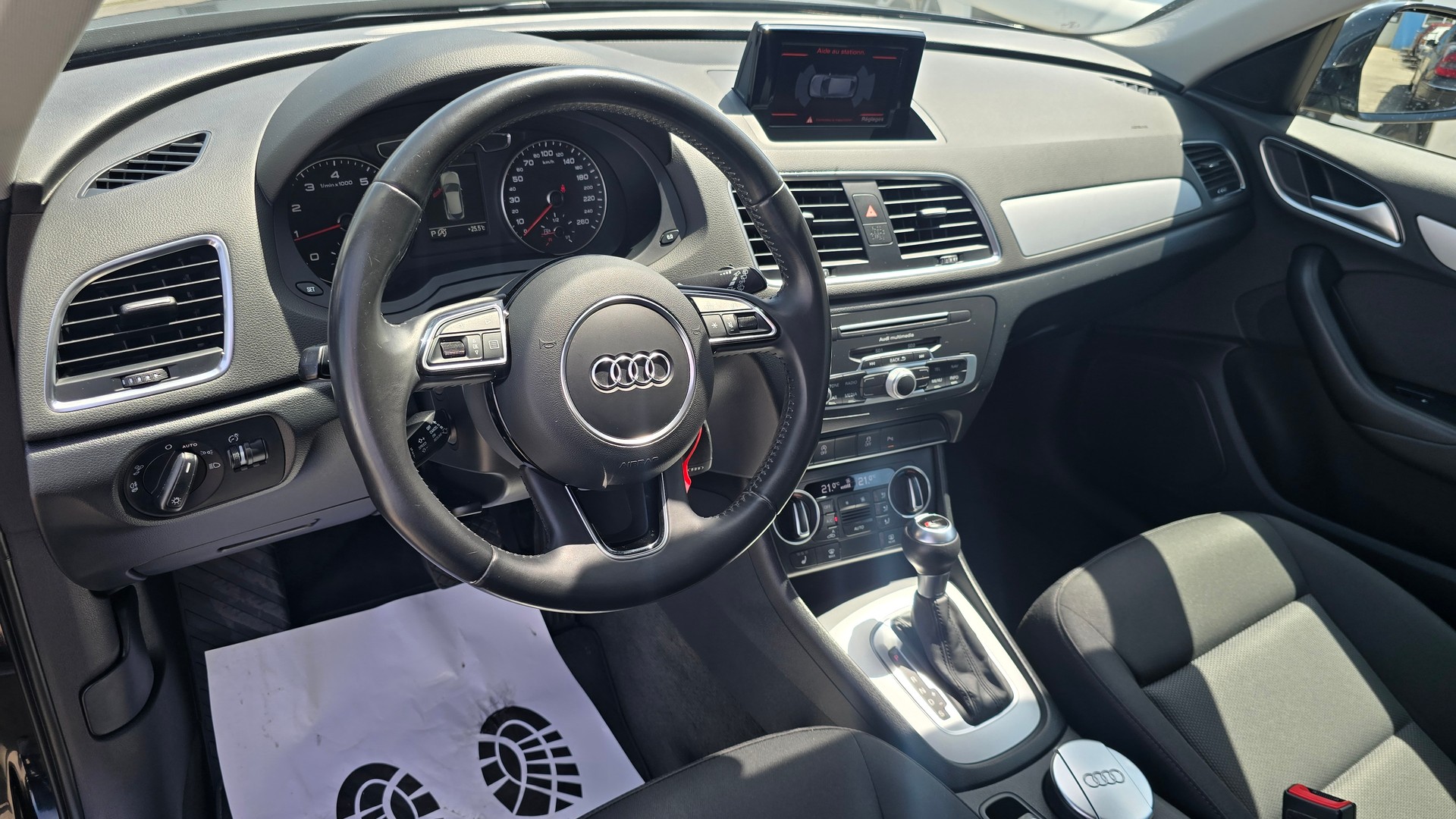AUDI Q3 1.4 TFSI S-tronic-image-9