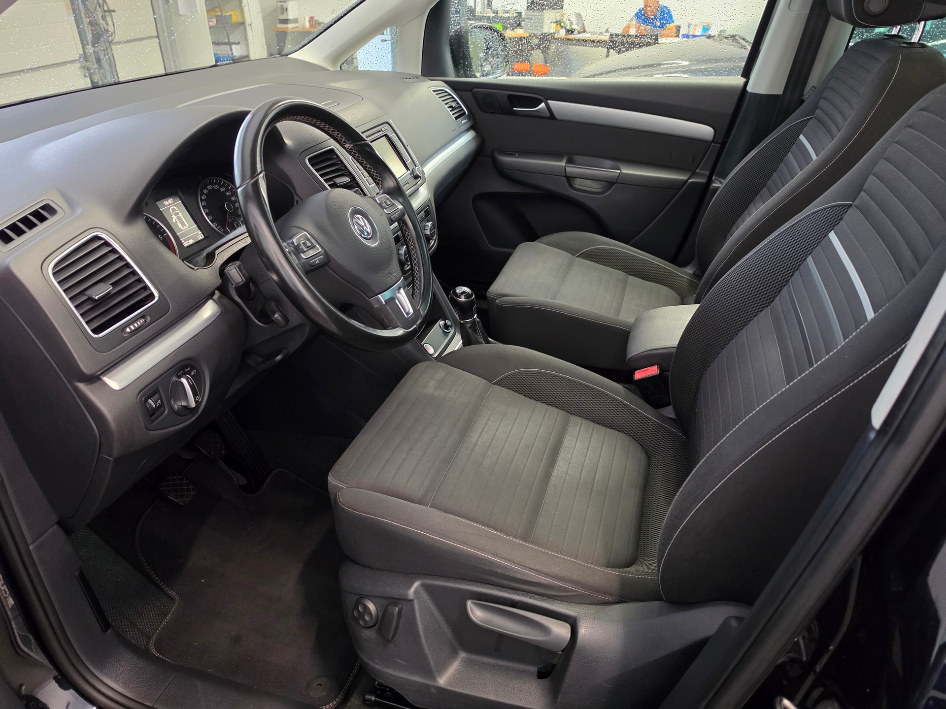VW Sharan 2.0 TDI BlueMotion Technology Cup 7 Sitzplätze-showroom-element-3